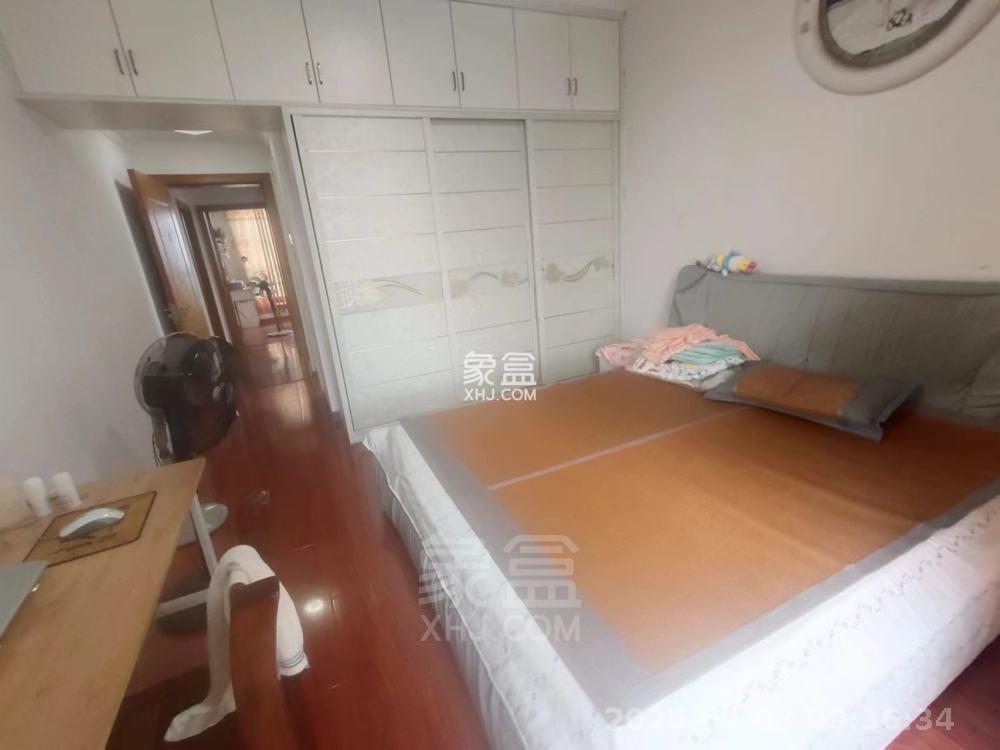 莱茵小镇 3室2厅2卫 1600.0元/月 莱茵小镇 3室2厅2卫 1600.0元/月室内图