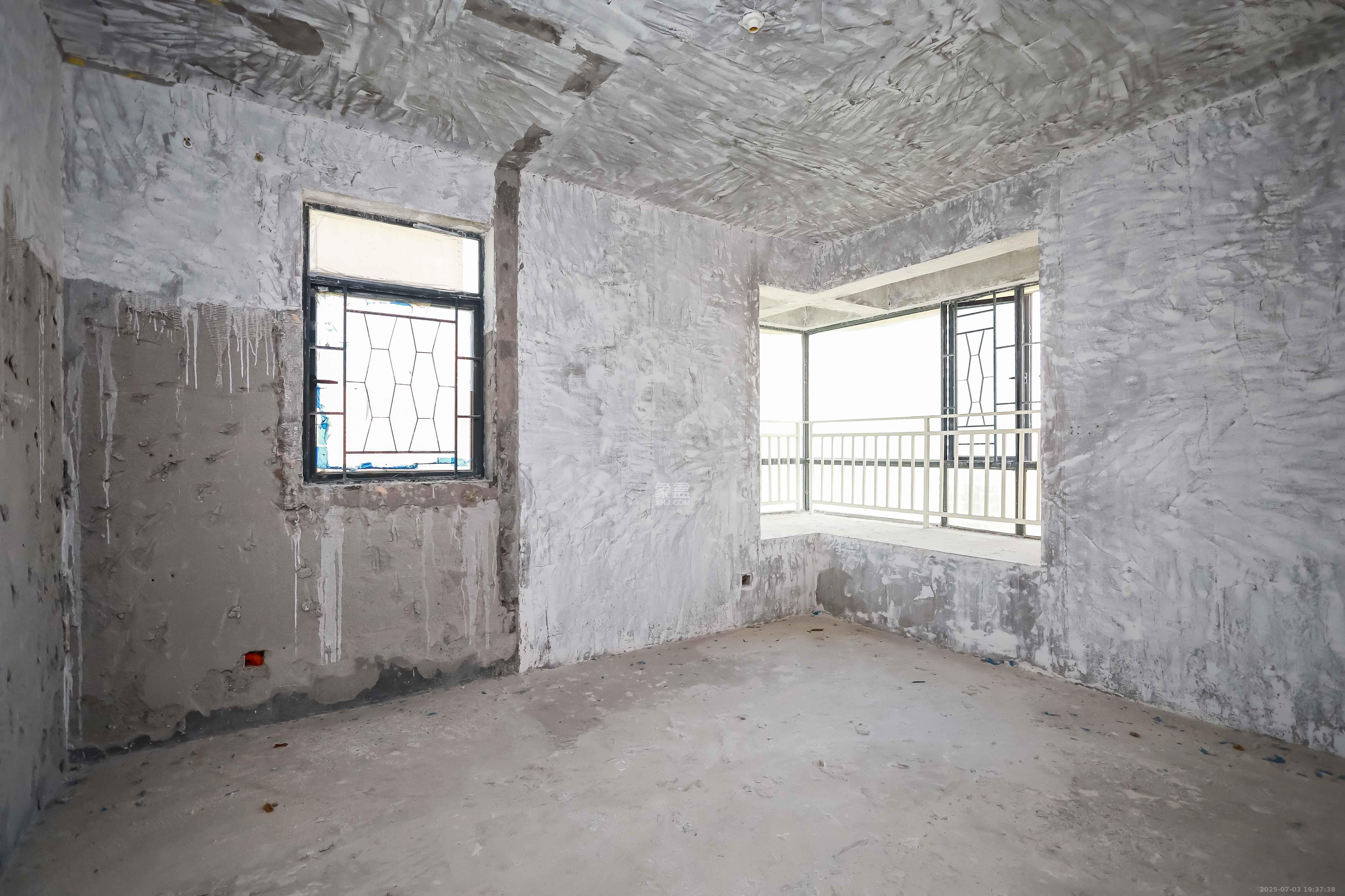 保利麓谷林语C区 3室2厅1卫 80.0万 保利麓谷林语C区 3室2厅1卫 80.0万卧室