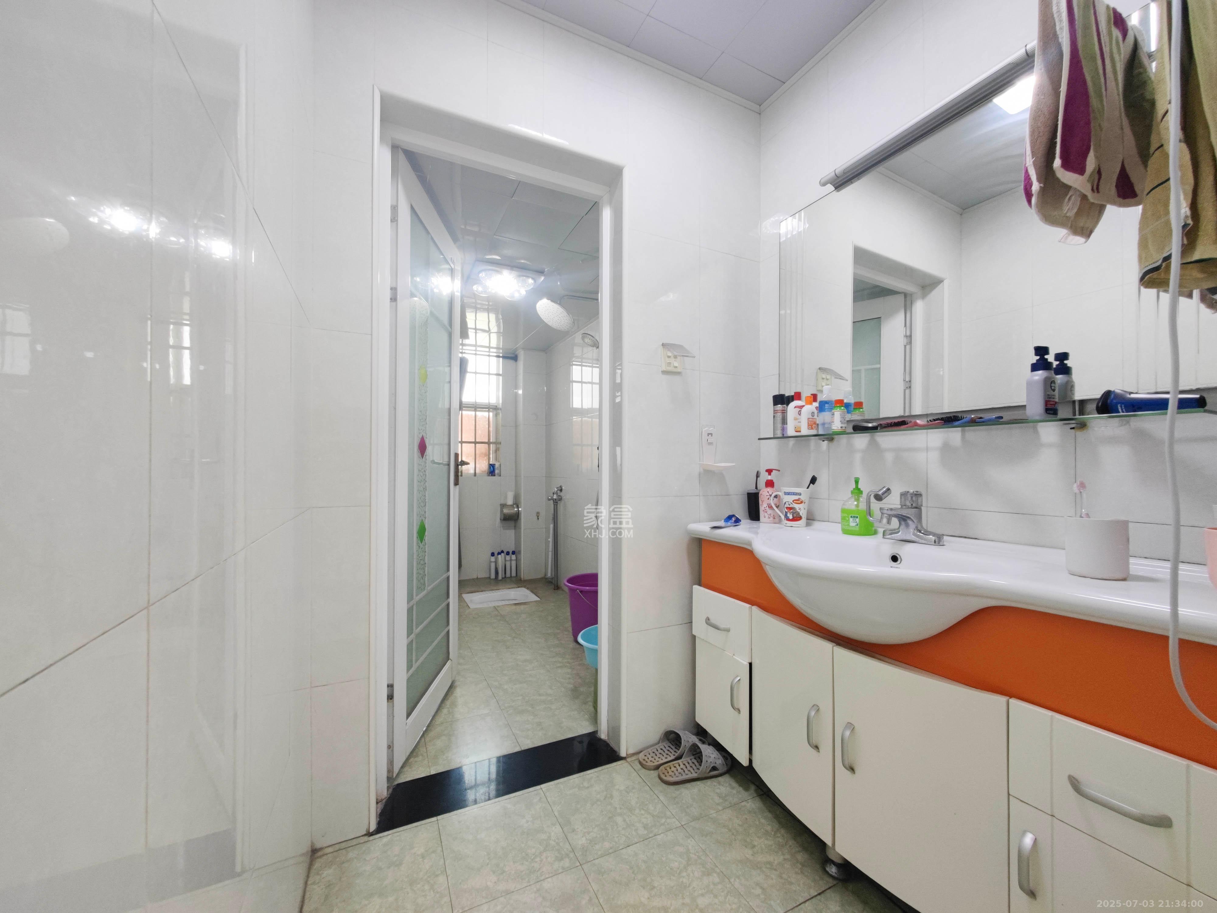 山水庭院 3室2厅2卫 75.8万 山水庭院 3室2厅2卫 75.8万卫生间