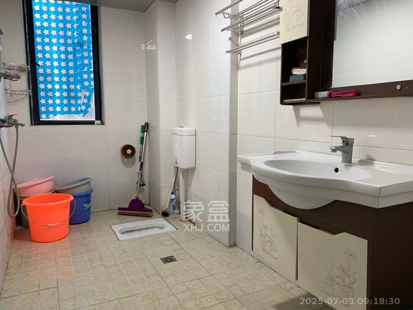 莱茵城 3室2厅2卫 2000.0元/月 莱茵城 3室2厅2卫 2000.0元/月室内图