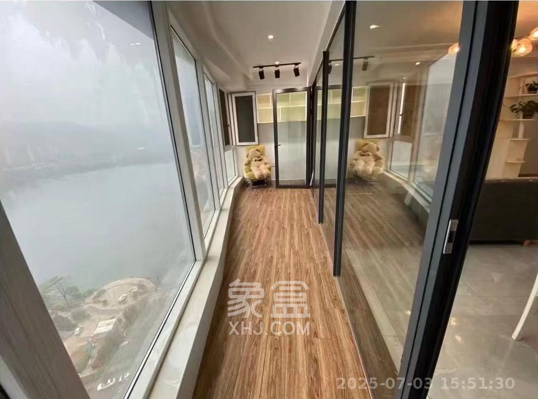 天祥水晶湾  4室2厅2卫   5000.00元/月室内图