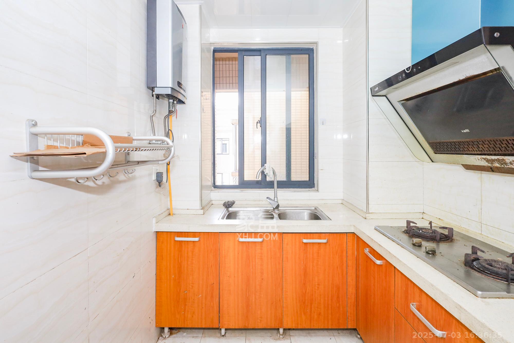 钰龙天下一期 2室2厅1卫 150.0万 钰龙天下一期 2室2厅1卫 150.0万厨房