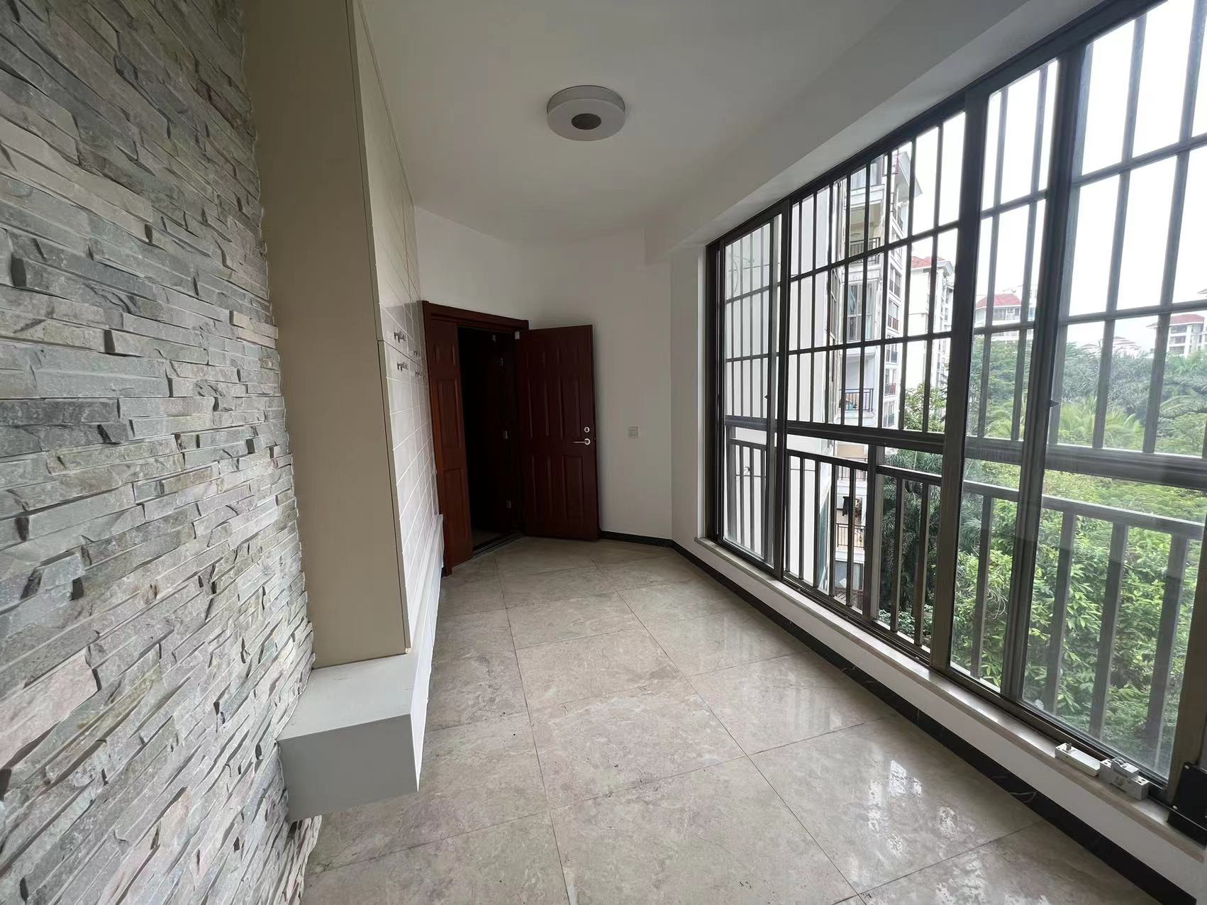 紫园A区  3室2厅2卫    4000.0元/月 紫园A区  3室2厅2卫    4000.0元/月室内图