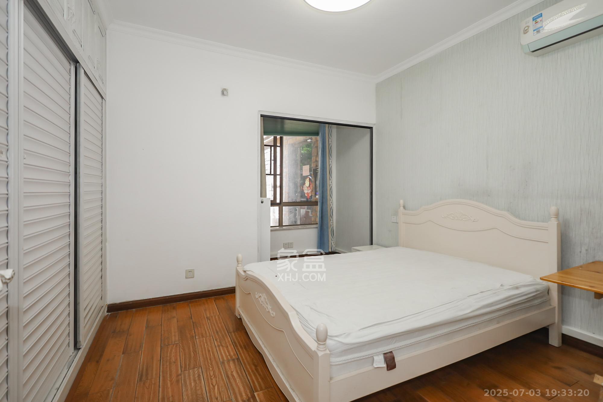 世茂铂翠湾二期 3室2厅2卫 288.0万 世茂铂翠湾二期 3室2厅2卫 288.0万卧室