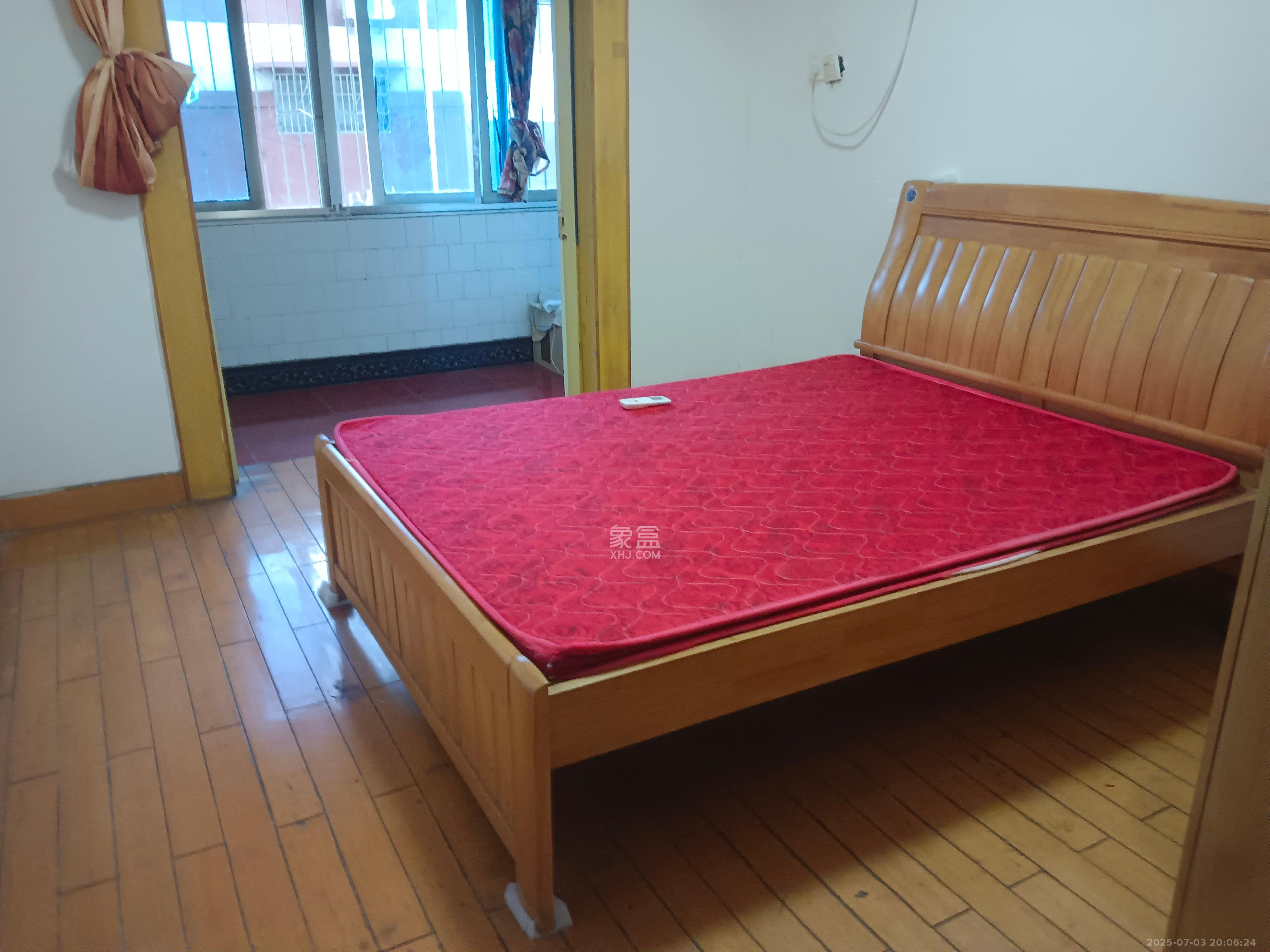 长郡花园  2室1厅1卫    2400.0元/月 长郡花园  2室1厅1卫    2400.0元/月室内图