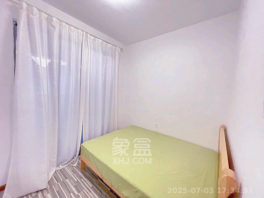 八方小区C区  3室2厅2卫   3500.00元/月室内图