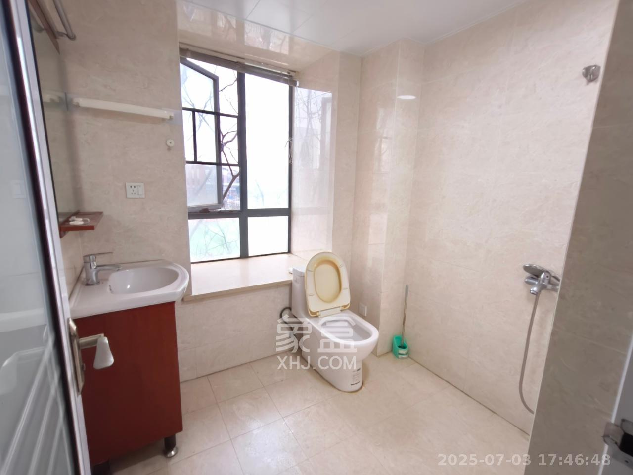 和美星城 3室2厅2卫 2300.0元/月 和美星城 3室2厅2卫 2300.0元/月室内图