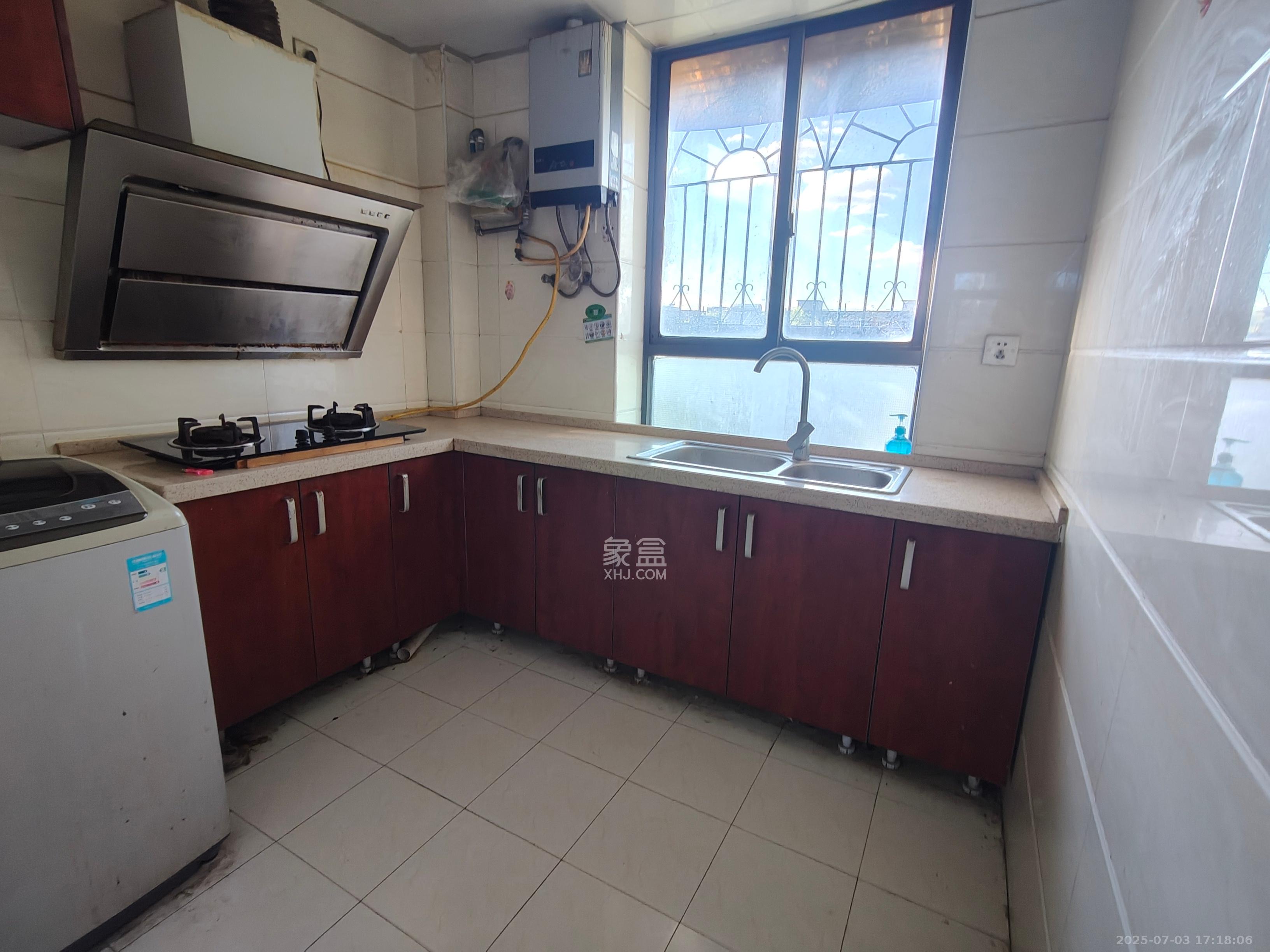 中建五局信和苑三区 2室1厅1卫 900.0元/月 中建五局信和苑三区 2室1厅1卫 900.0元/月室内图