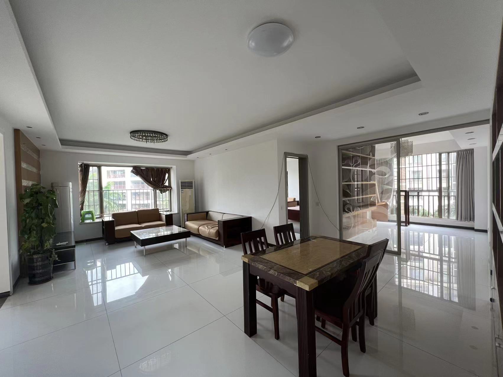 紫园A区  3室2厅2卫    4000.0元/月 紫园A区  3室2厅2卫    4000.0元/月室内图