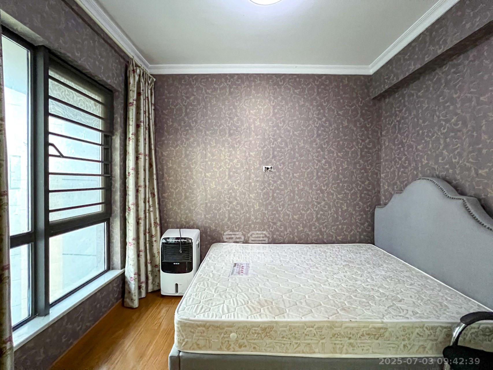 达美D6区  4室2厅2卫   3500.00元/月室内图