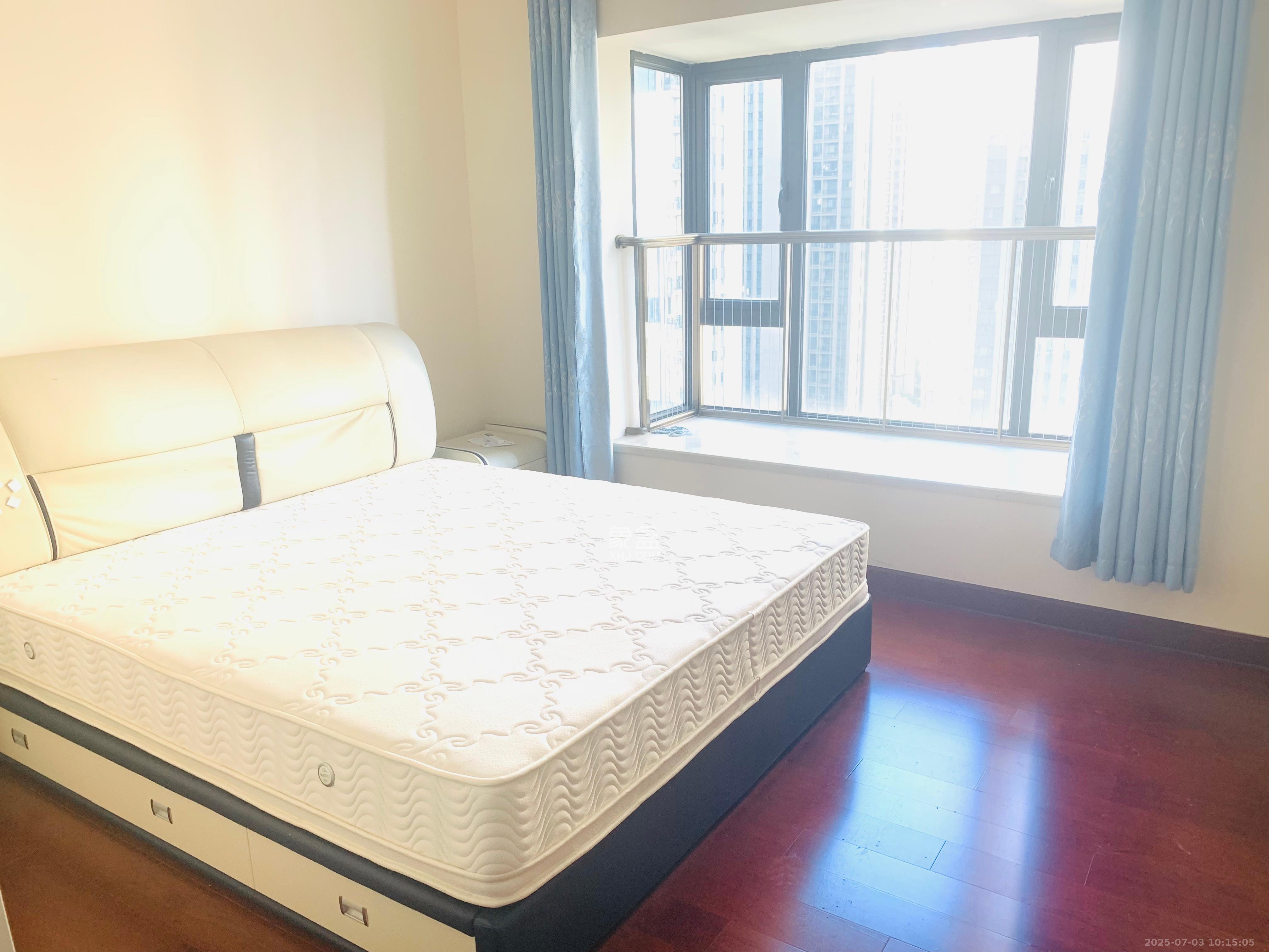 恒大翡翠华庭  3室2厅2卫   2600.00元/月室内图