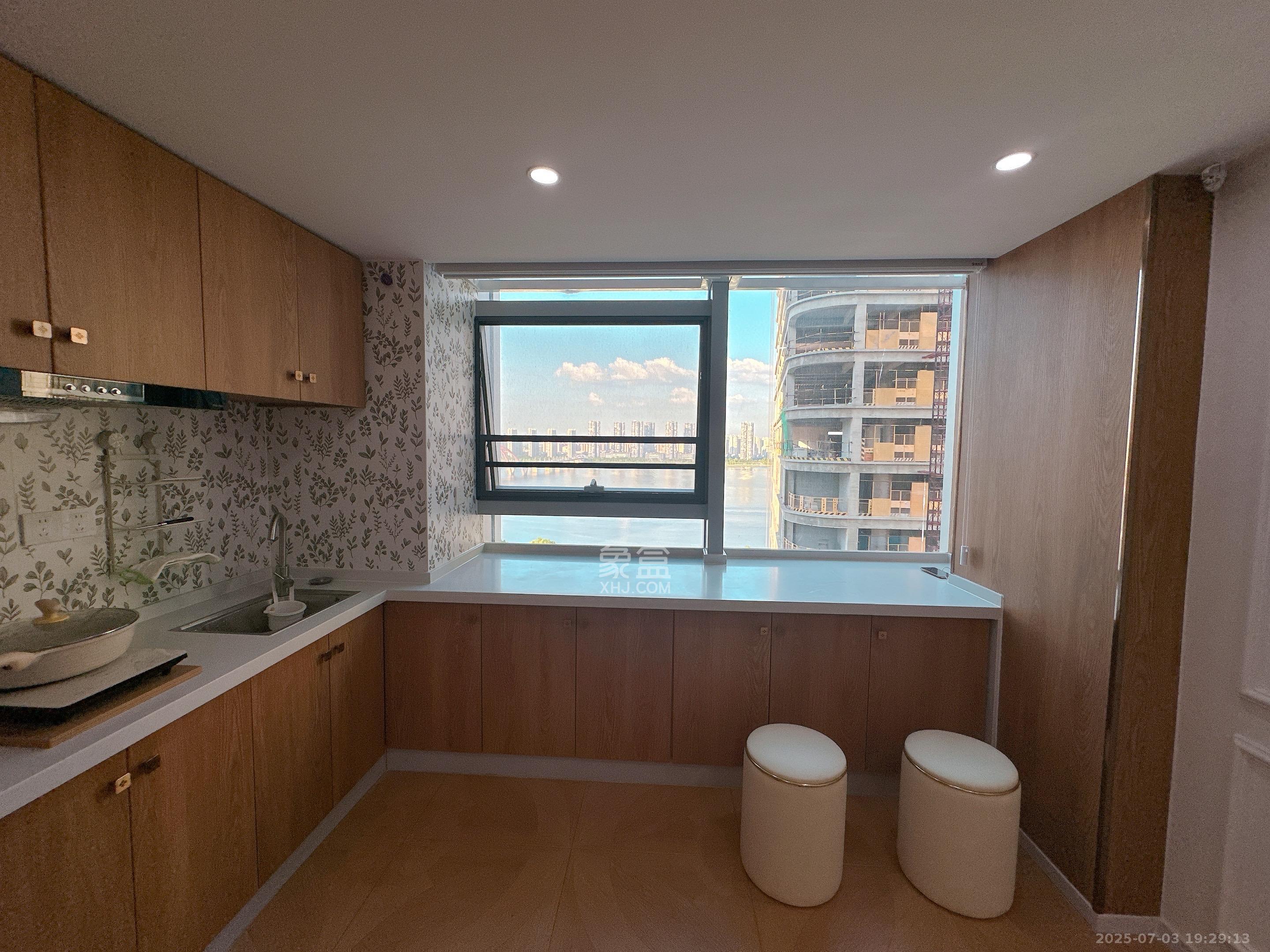 复地滨江金融中心 2室1厅1卫 3200.0元/月 复地滨江金融中心 2室1厅1卫 3200.0元/月室内图