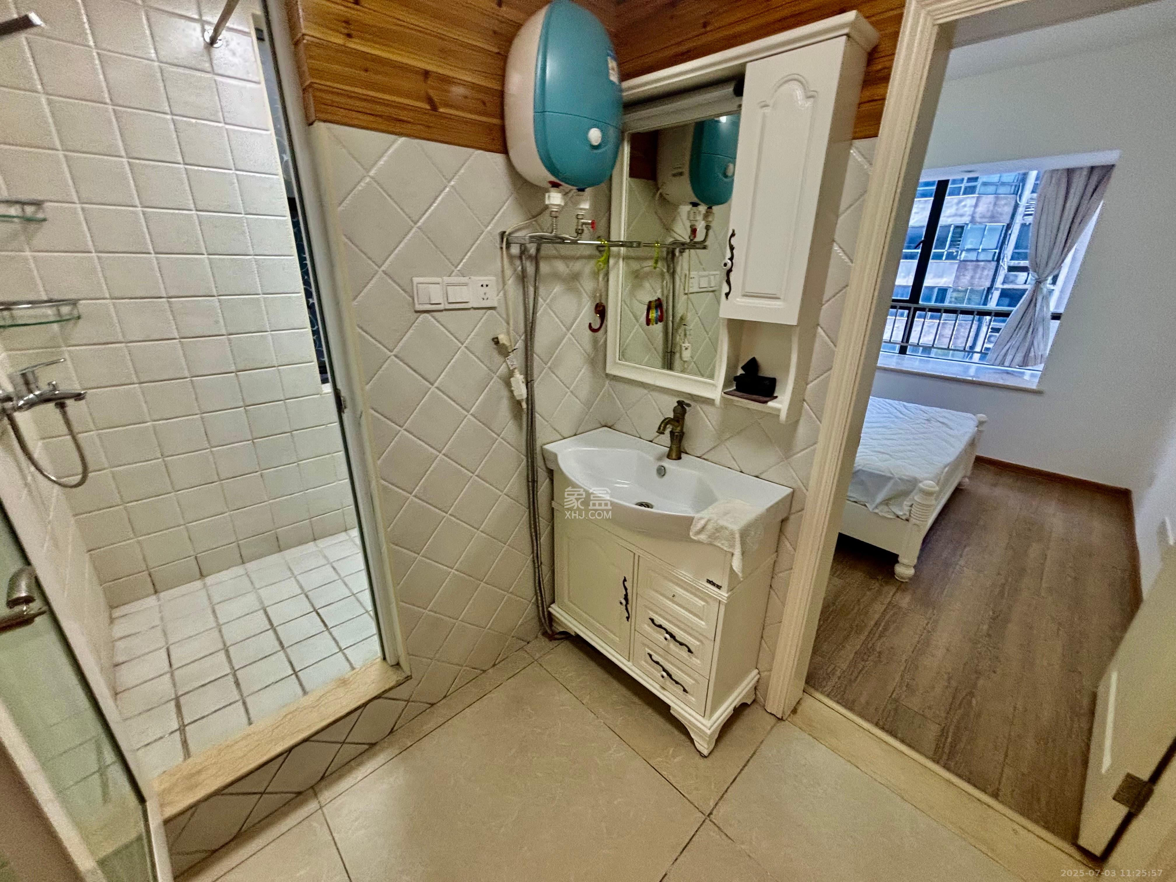 五一大道202(中环壹世界)  3室2厅1卫    3800.0元/月 五一大道202(中环壹世界)  3室2厅1卫    3800.0元/月室内图