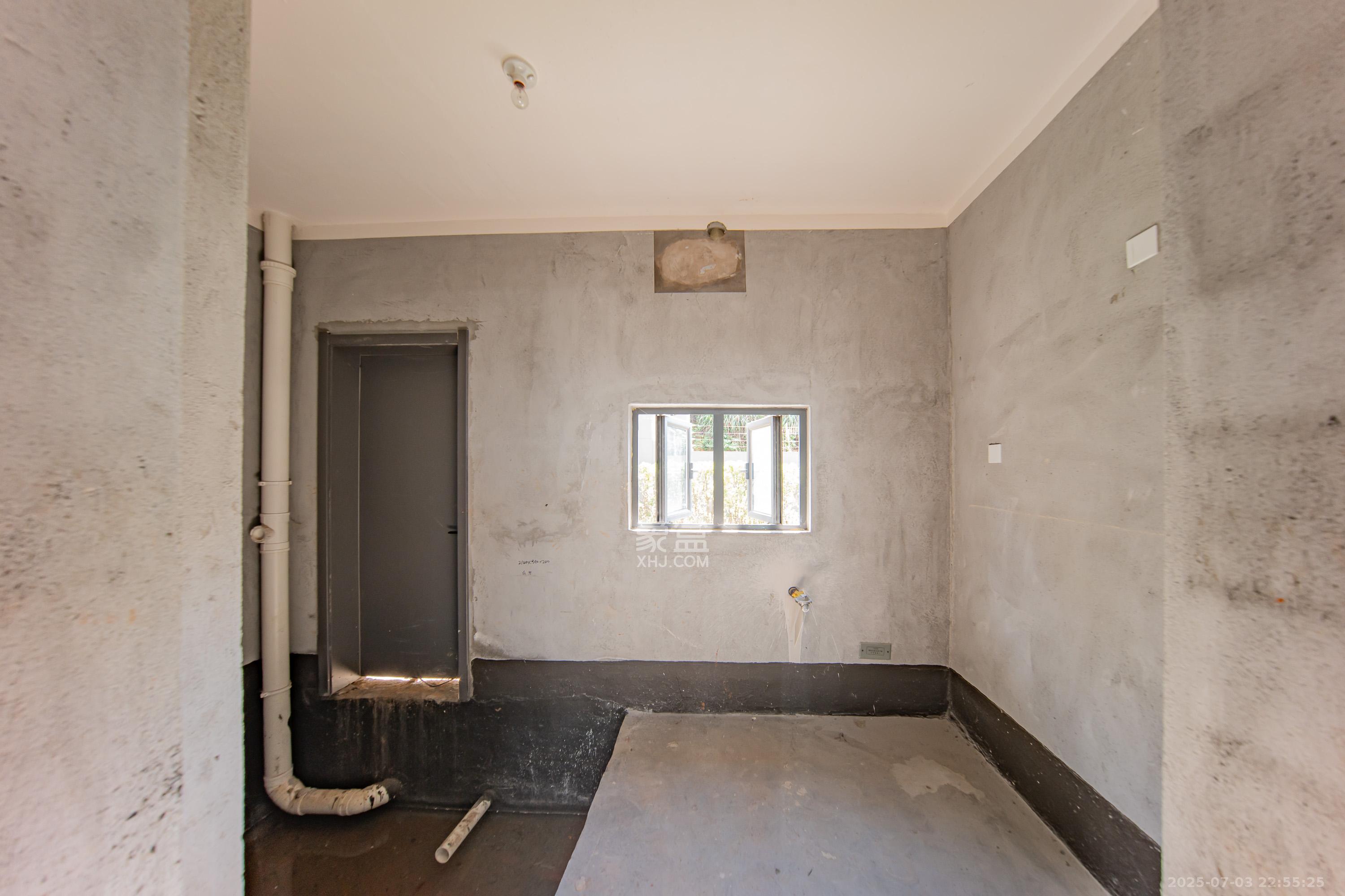 南山天岳 4室2厅1卫 358.0万 南山天岳 4室2厅1卫 358.0万厨房