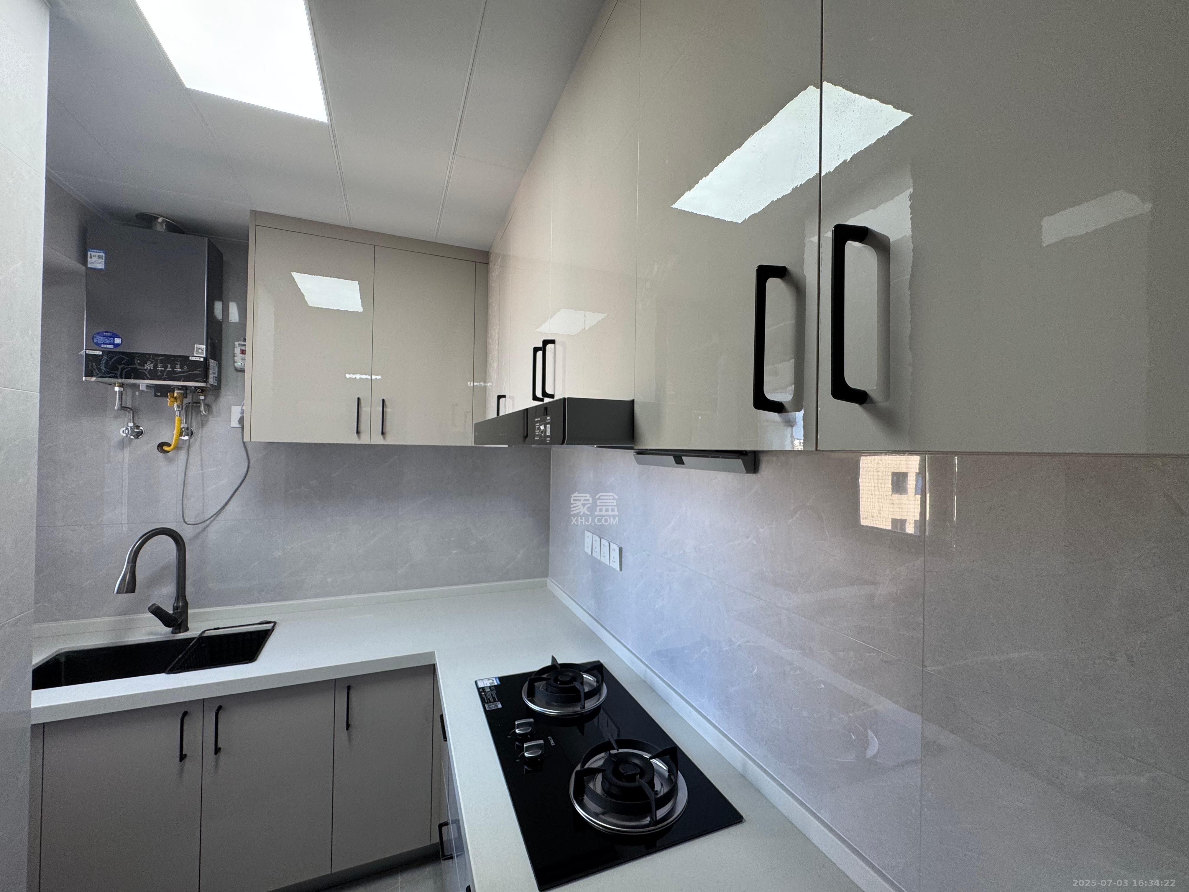 建鸿达现代城 3室2厅1卫 5300.0元/月 建鸿达现代城 3室2厅1卫 5300.0元/月室内图