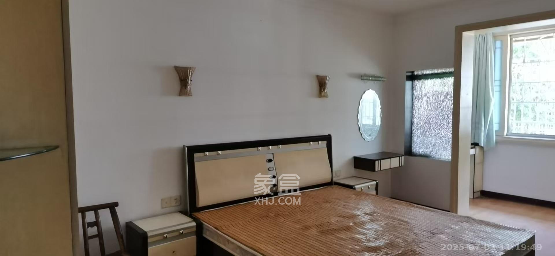 学院新村  2室1厅1卫    3200.0元/月 学院新村  2室1厅1卫    3200.0元/月室内图