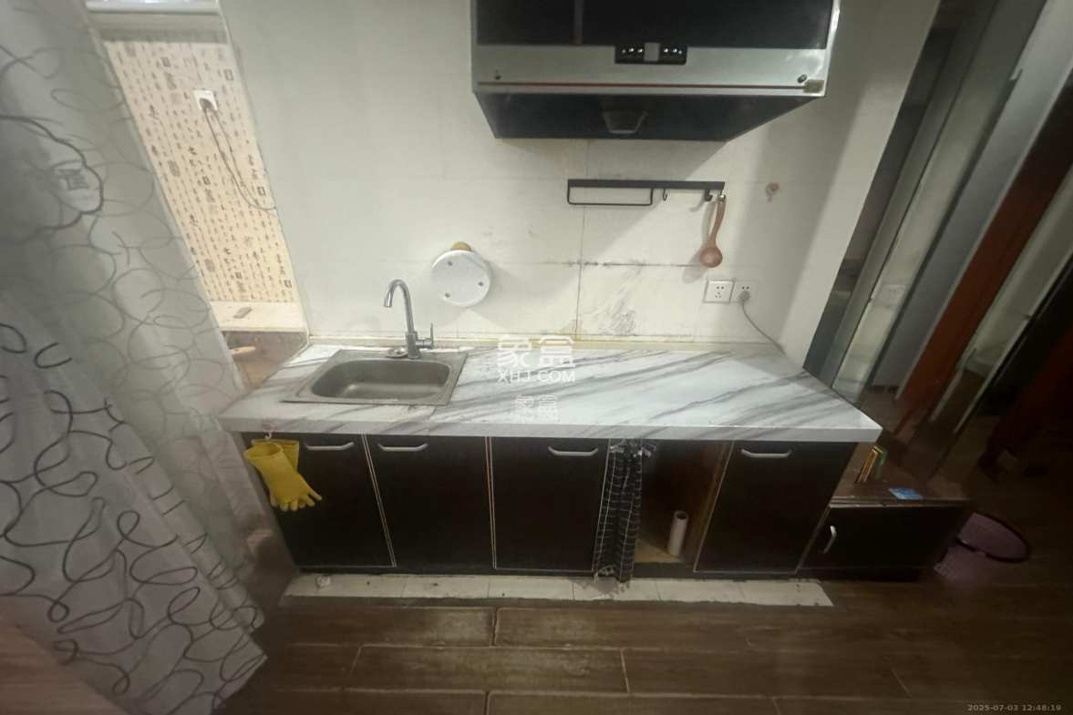 未来城科学家园  1室1厅1卫    1250.0元/月 未来城科学家园  1室1厅1卫    1250.0元/月室内图