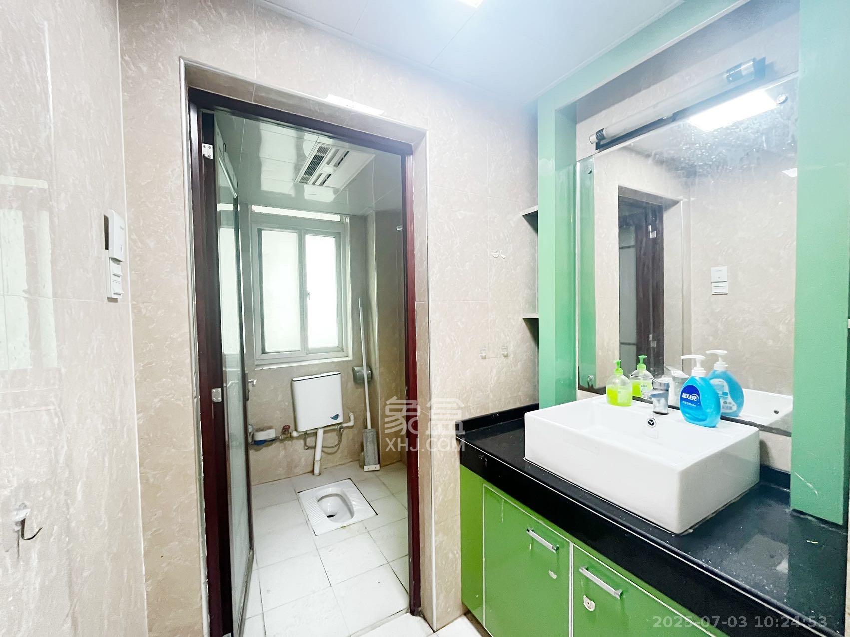 格林星城 3室2厅2卫 2700.0元/月 格林星城 3室2厅2卫 2700.0元/月室内图