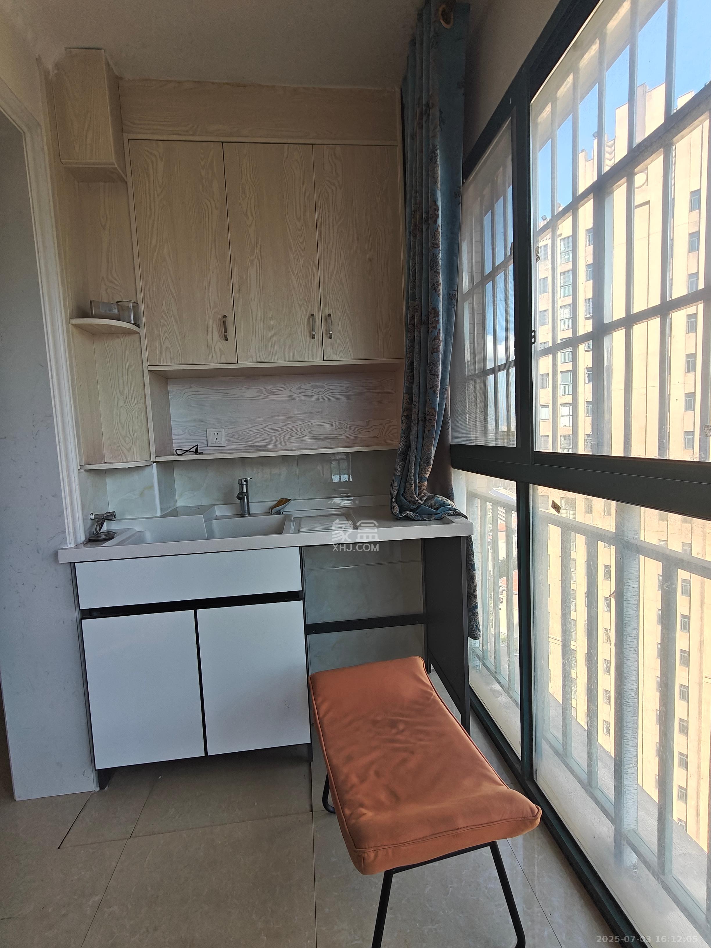 洋湖时代 3室2厅1卫 2200.0元/月 洋湖时代 3室2厅1卫 2200.0元/月室内图