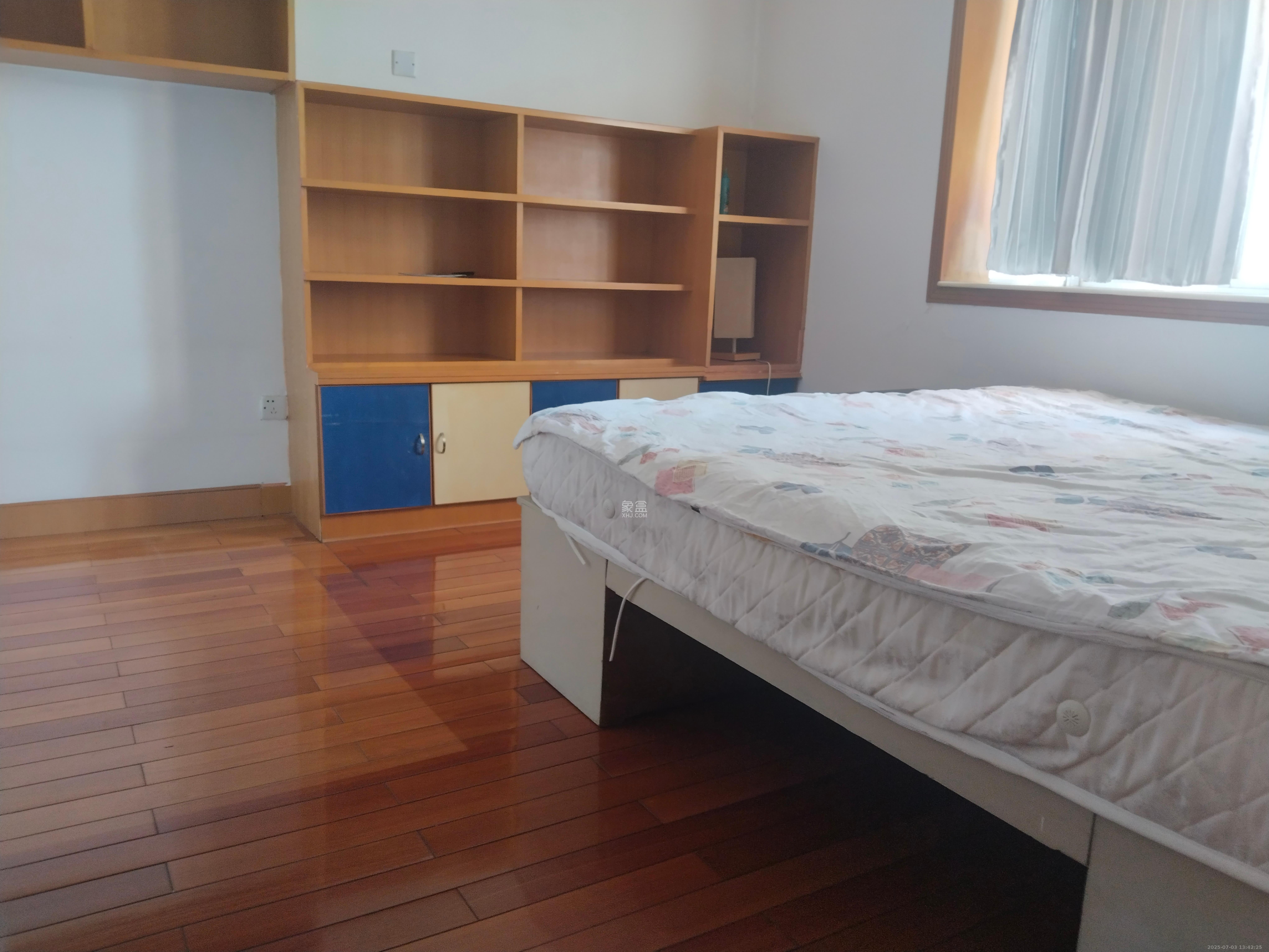 湘农桥社区  3室2厅1卫    2500.0元/月室内图