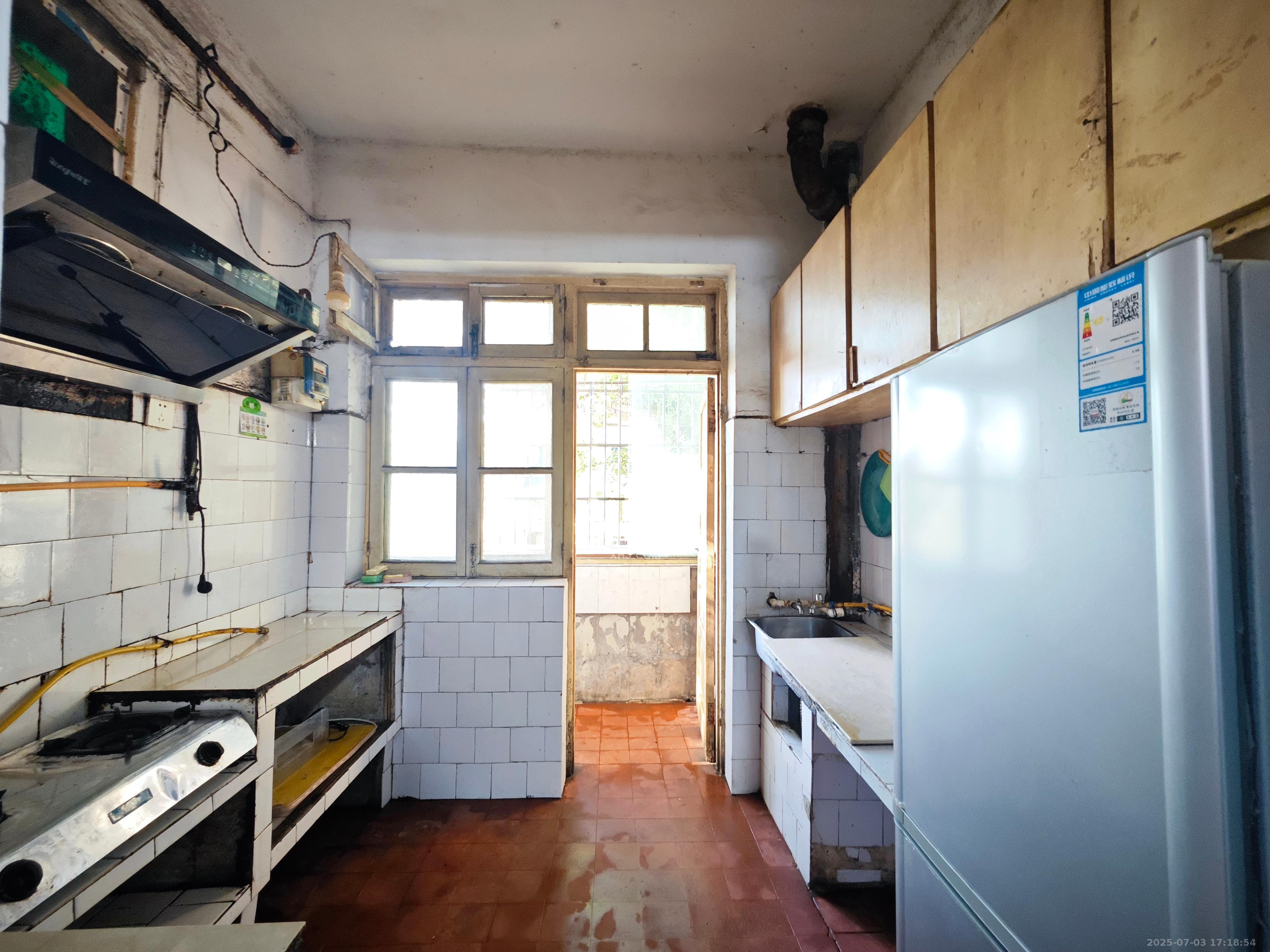 湘雅医学院(湘雅附一北院) 3室1厅1卫 2000.0元/月 湘雅医学院(湘雅附一北院) 3室1厅1卫 2000.0元/月室内图