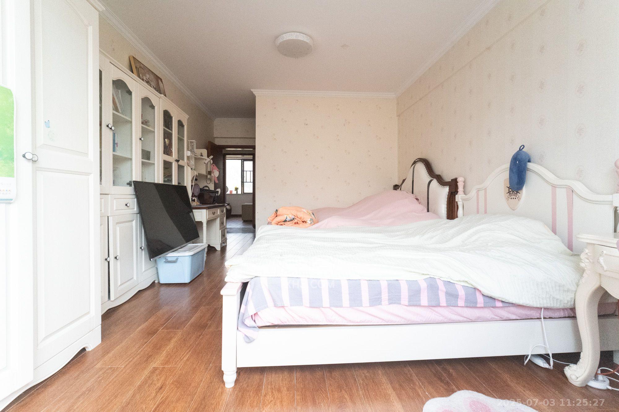 美林水郡  3室2厅2卫    3000.0元/月室内图