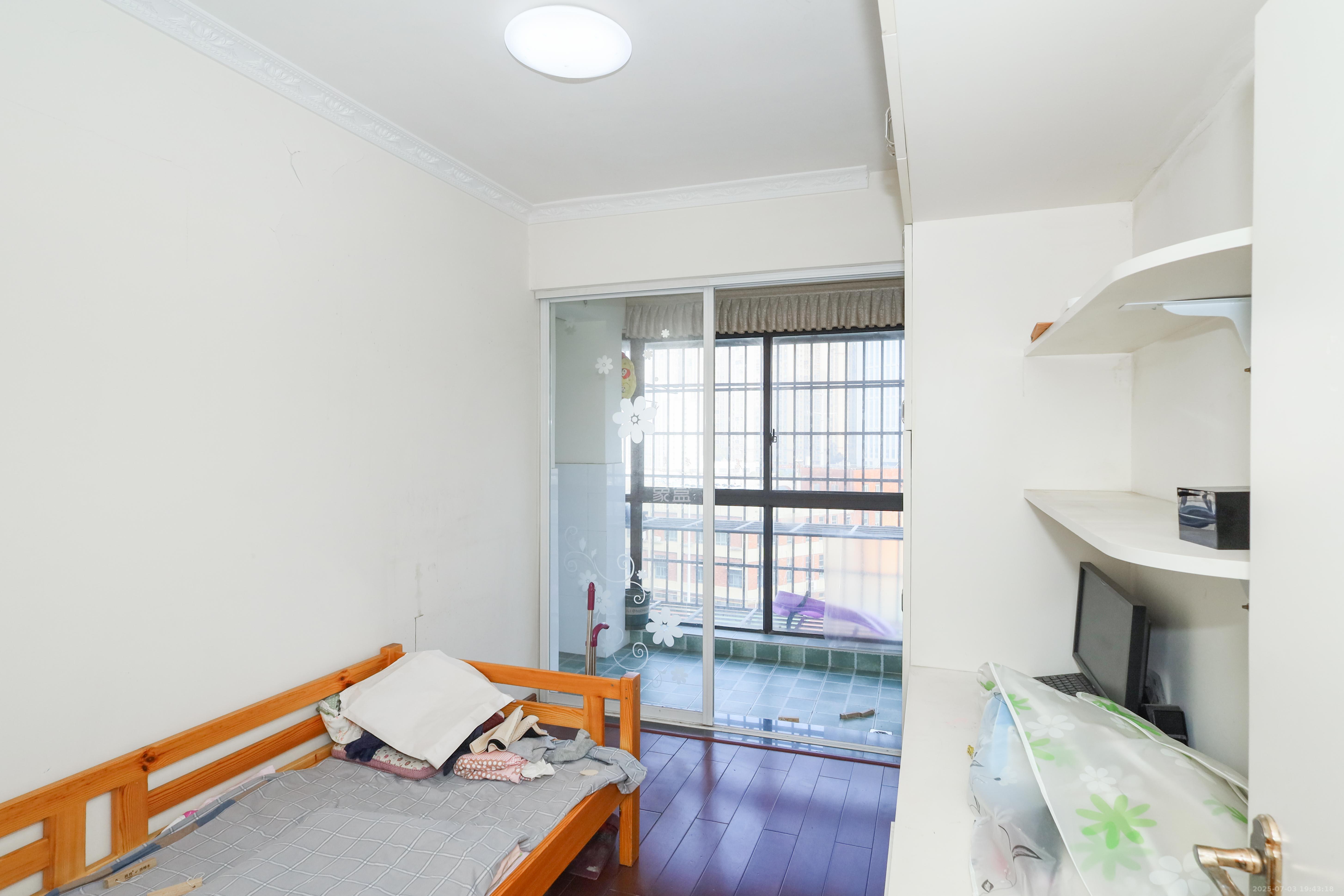 保利麓谷林语D区  3室2厅1卫    89.0万 保利麓谷林语D区  3室2厅1卫    89.0万卧室