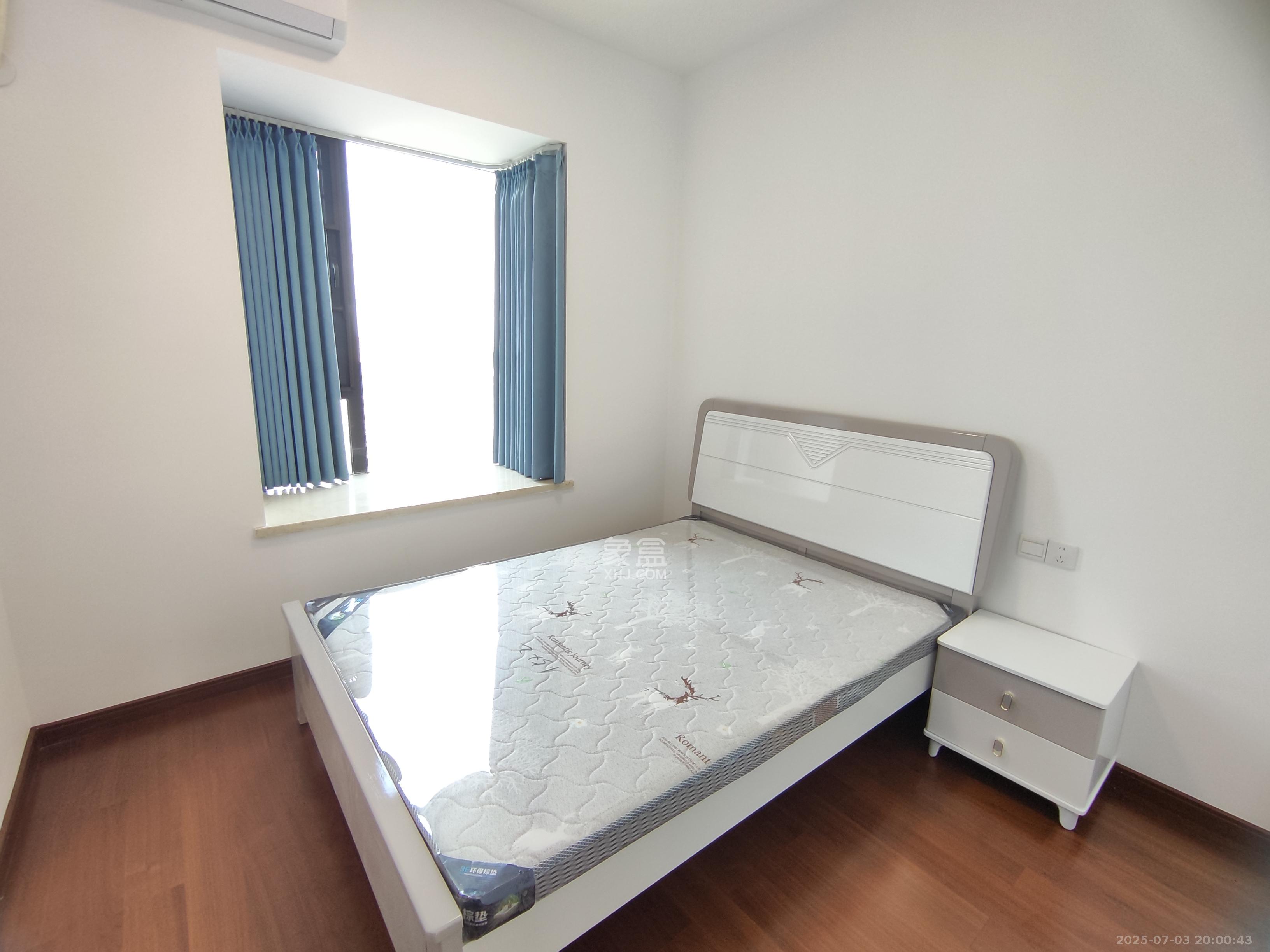 万润滨江天著  4室2厅2卫    3500.0元/月室内图