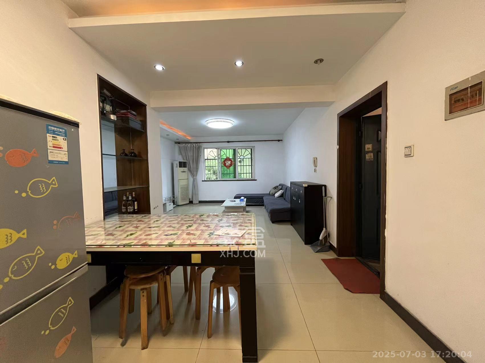 恩瑞麓山名园(龙王港小区) 3室2厅2卫 2500.0元/月 恩瑞麓山名园(龙王港小区) 3室2厅2卫 2500.0元/月室内图