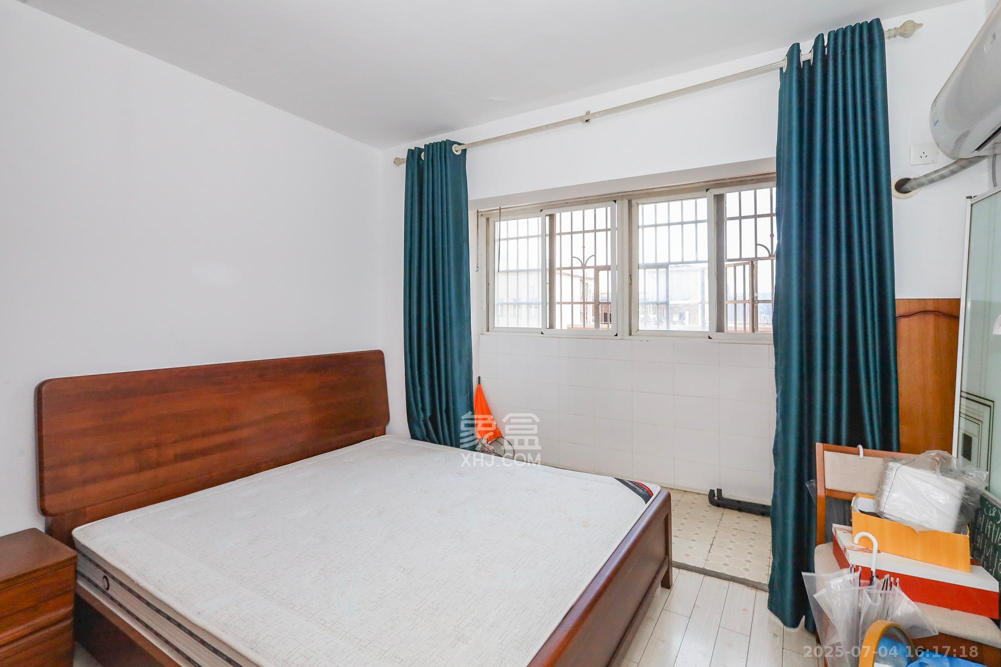 德润园 3室2厅1卫 60.00万 德润园 3室2厅1卫 60.00万卧室