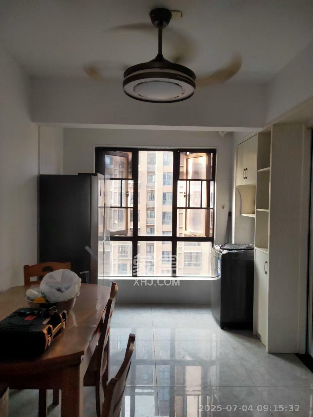 东宜兰园  3室2厅2卫    2700.0元/月 东宜兰园  3室2厅2卫    2700.0元/月室内图1