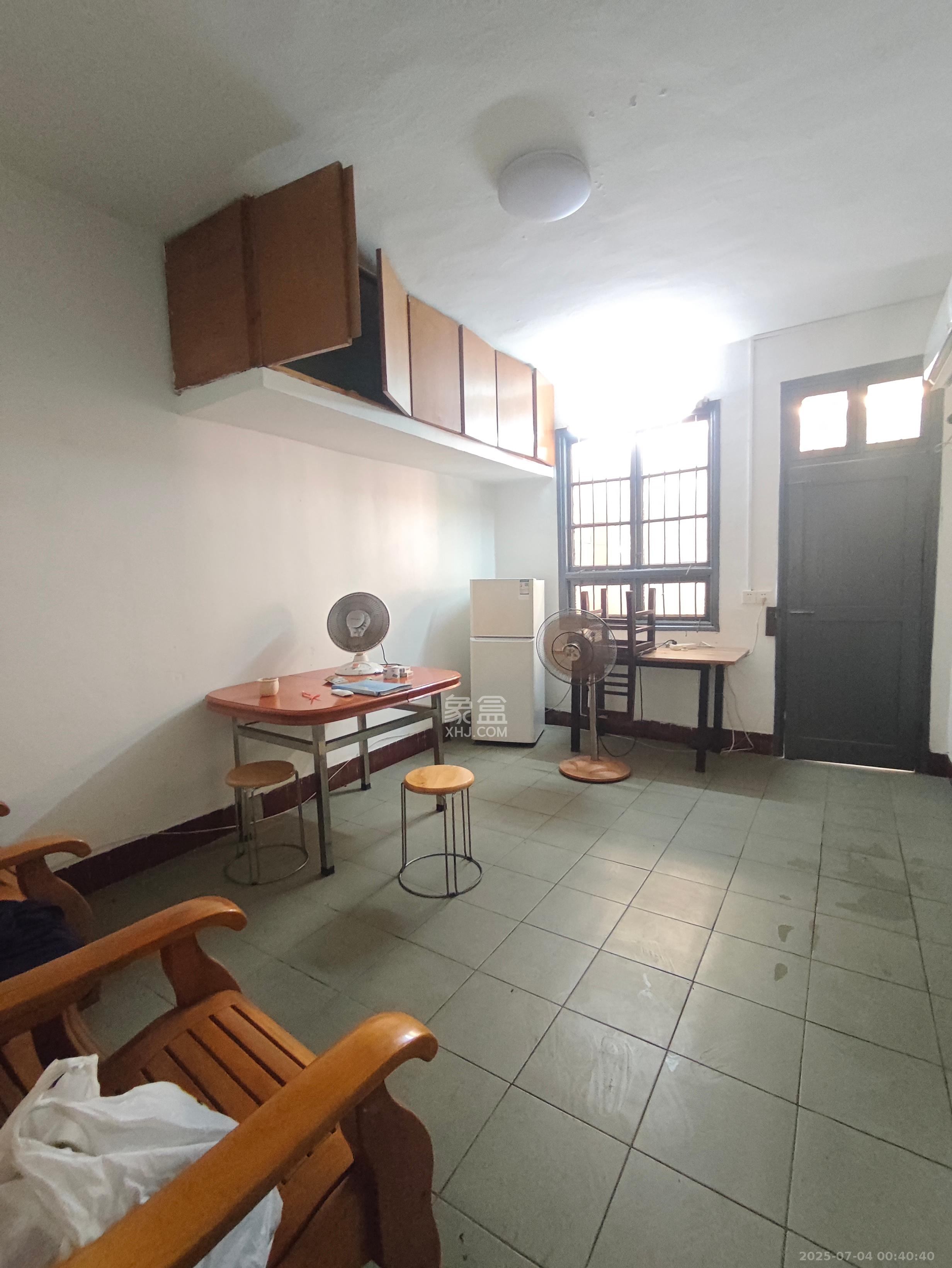 文艺新村  1室1厅1卫    1500.0元/月