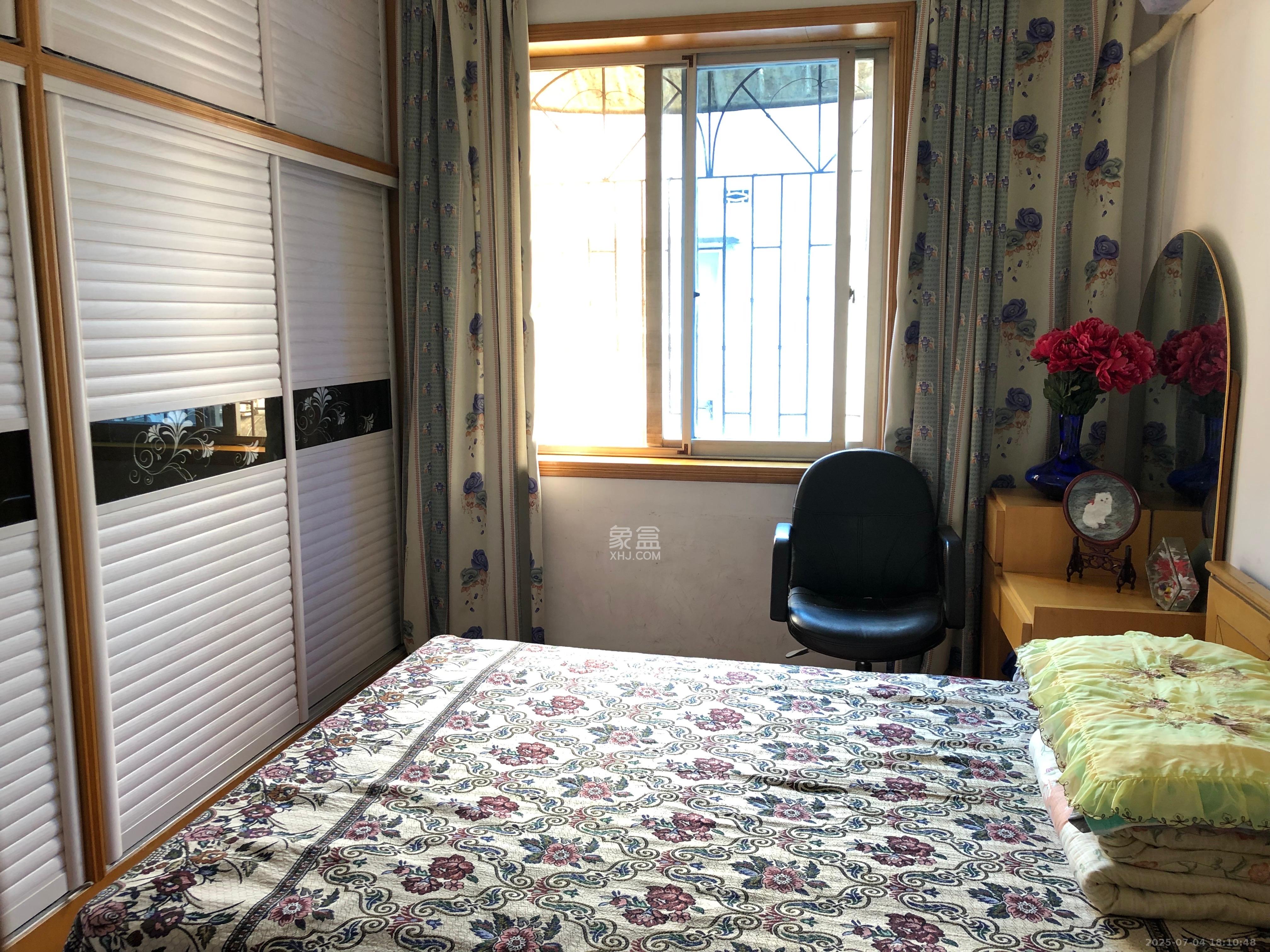 交通技校宿舍  3室1厅1卫    3200.0元/月室内图