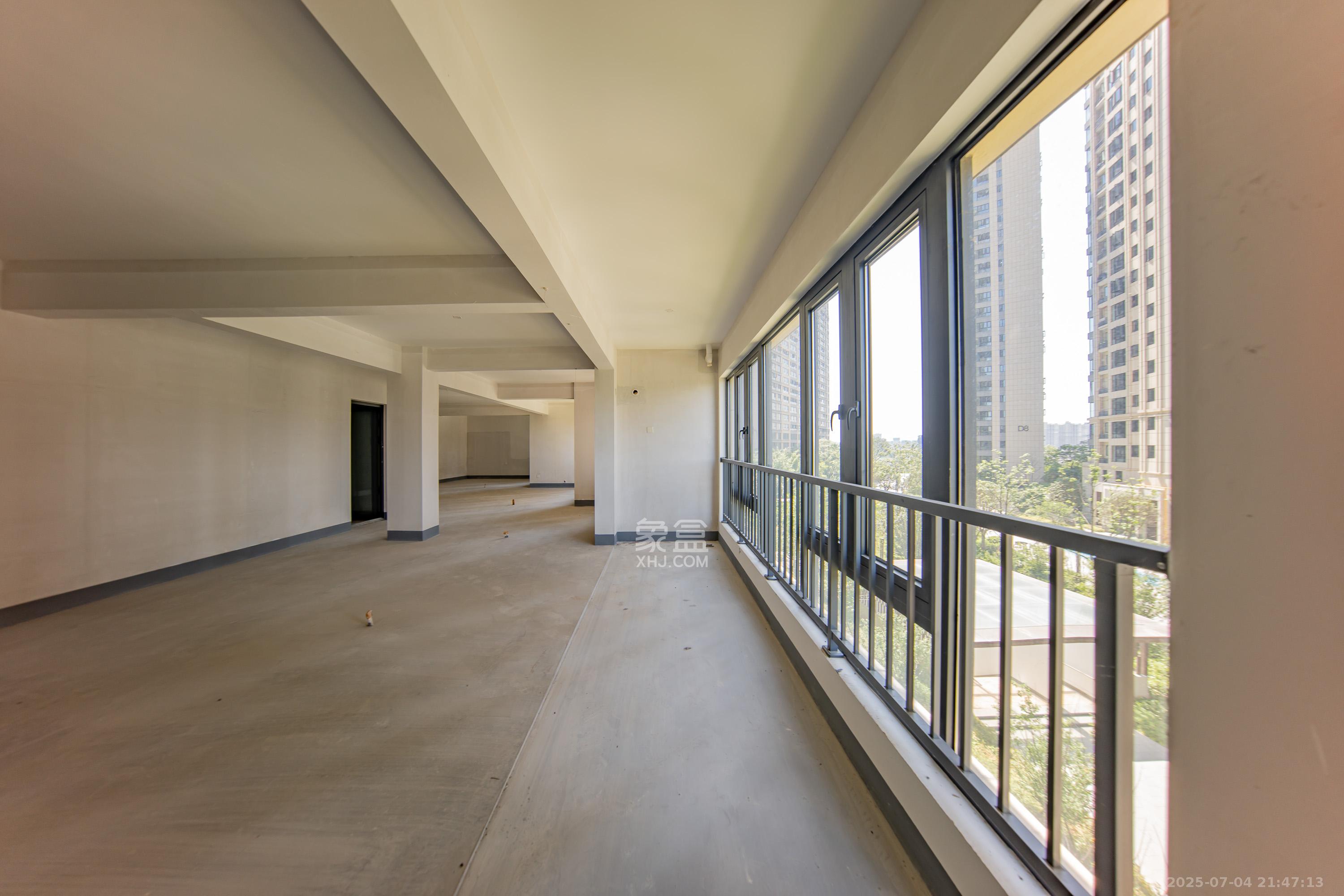建投象山国际  1室0厅0卫   250.80万阳台