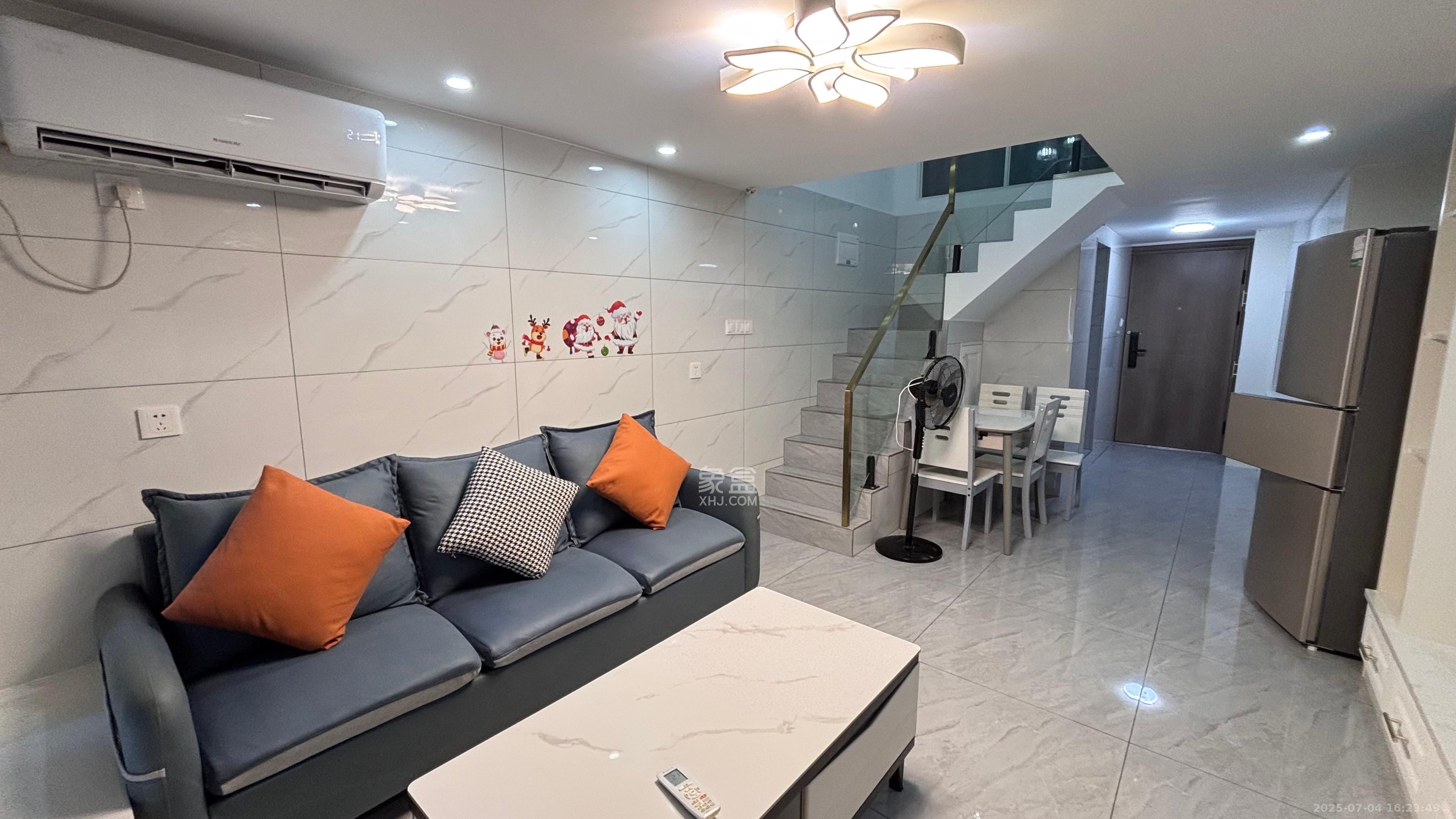 长房时代小镇 2室2厅1卫 2000.0元/月 长房时代小镇 2室2厅1卫 2000.0元/月室内图