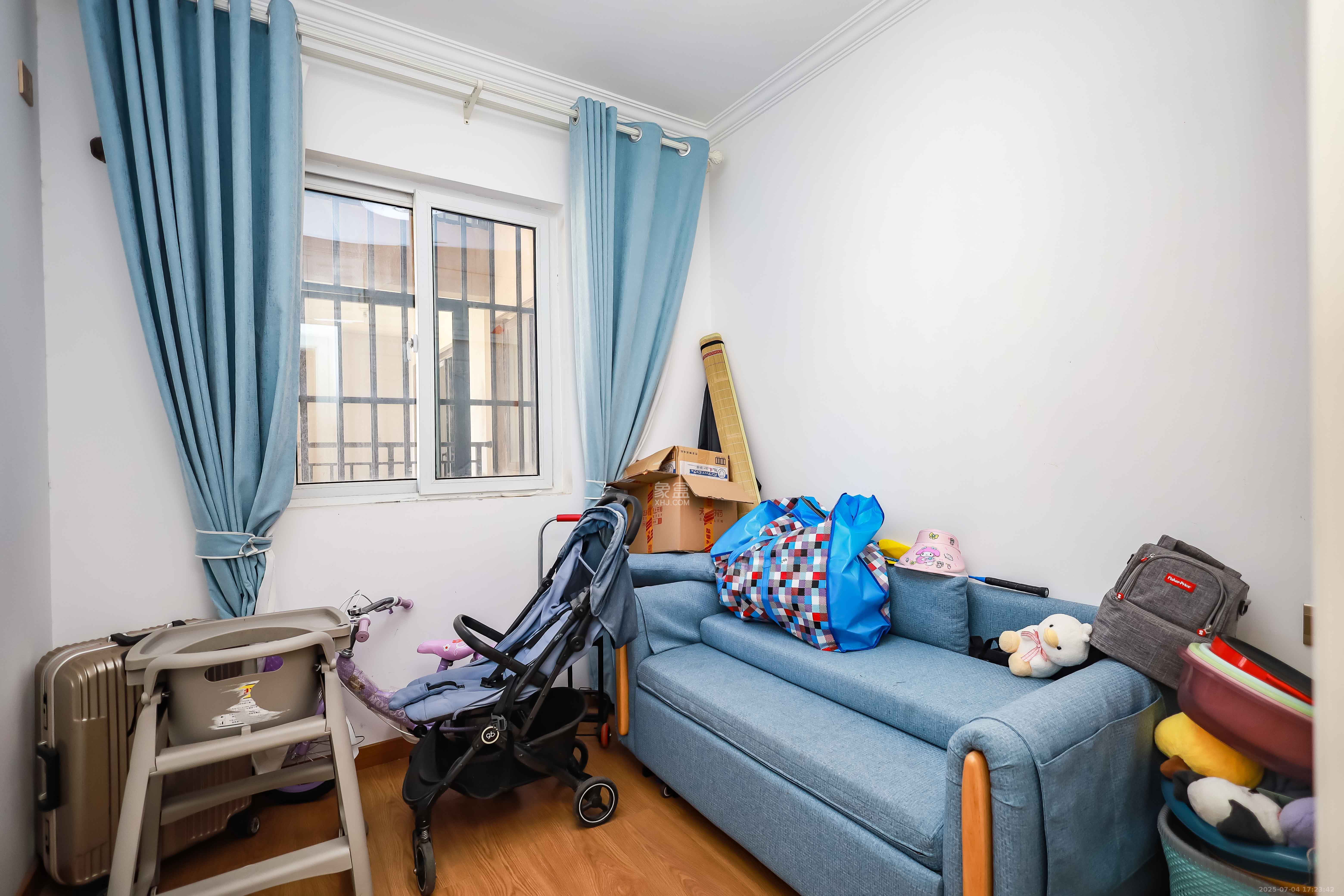 金科世界城  4室2厅2卫    113.0万 金科世界城  4室2厅2卫    113.0万卧室