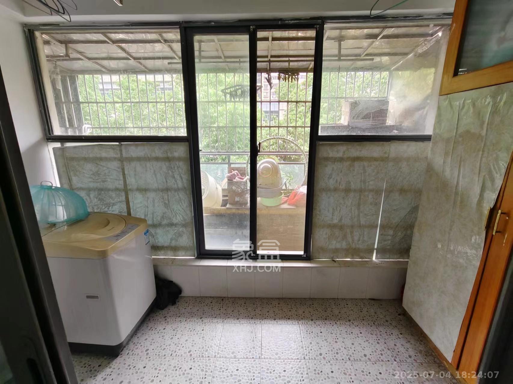 银港水晶城  2室2厅1卫   1800.00元/月室内图