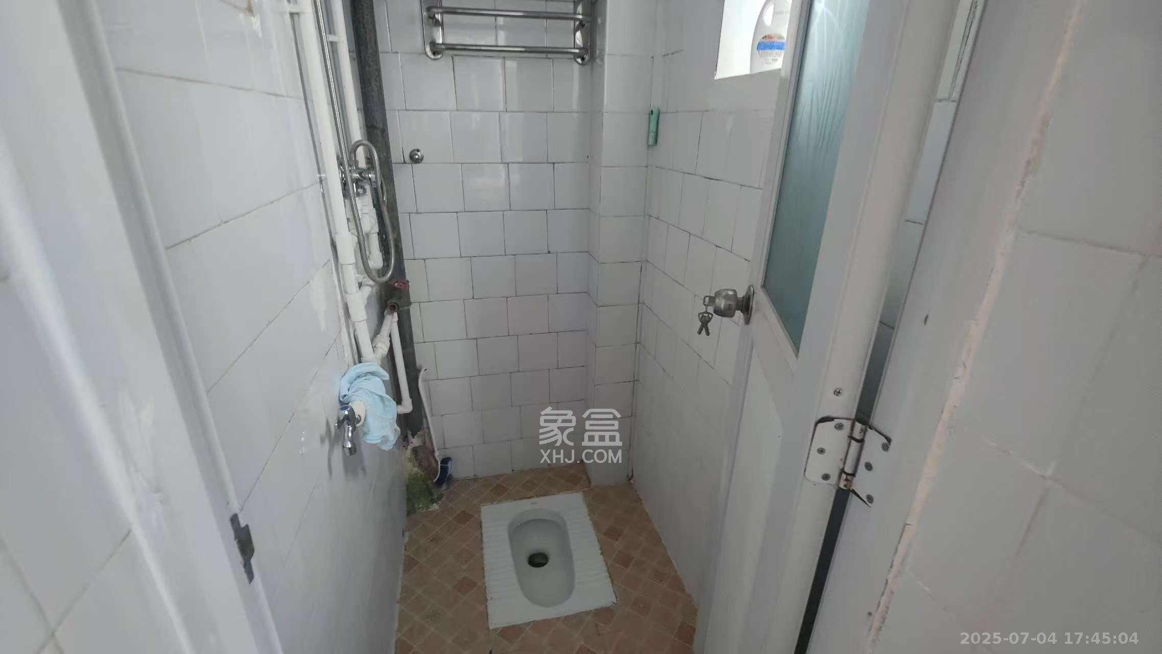 四端里散盘 2室1厅1卫 1800.0元/月 四端里散盘 2室1厅1卫 1800.0元/月室内图