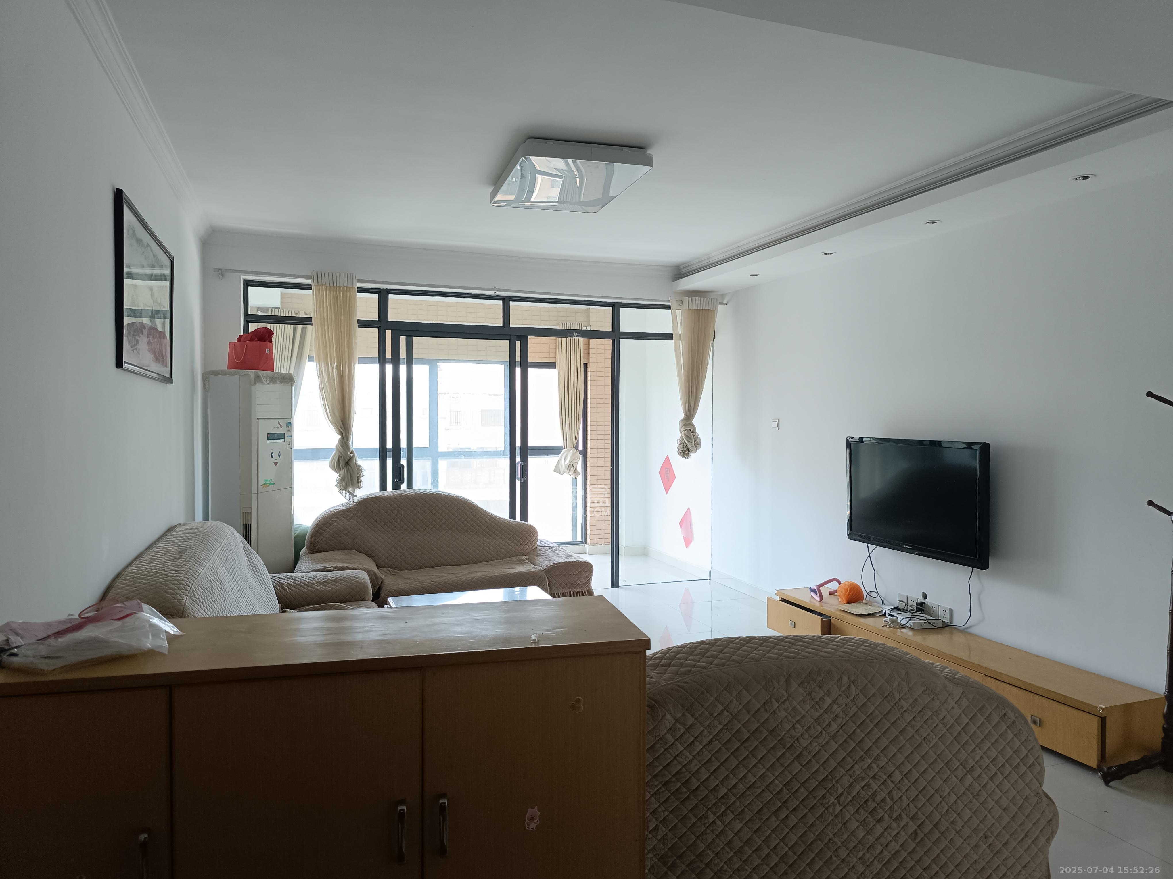 中城丽景香山园  3室2厅2卫   3500.00元/月室内图