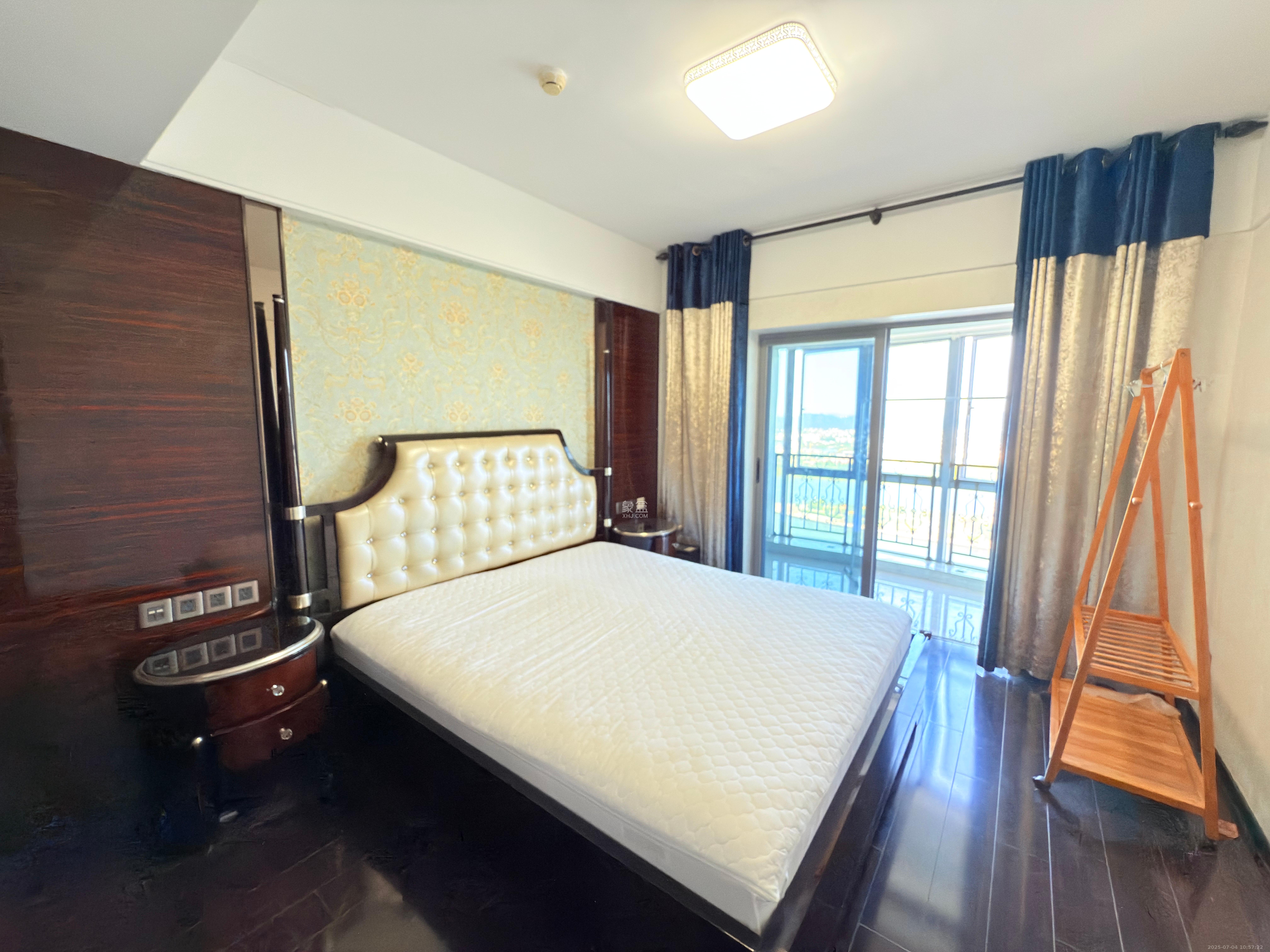 保利国际广场  1室2厅1卫    5000.0元/月室内图