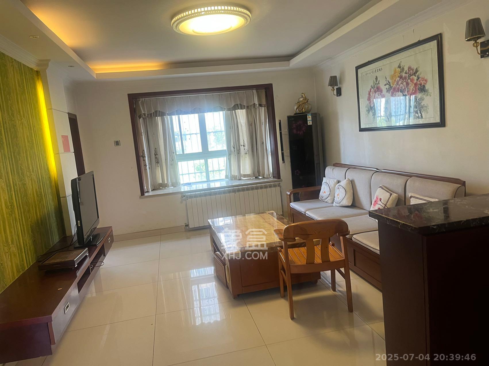 嘉盛华庭(一期、二期、三期) 3室2厅1卫 3200.0元/月 嘉盛华庭(一期、二期、三期) 3室2厅1卫 3200.0元/月室内图