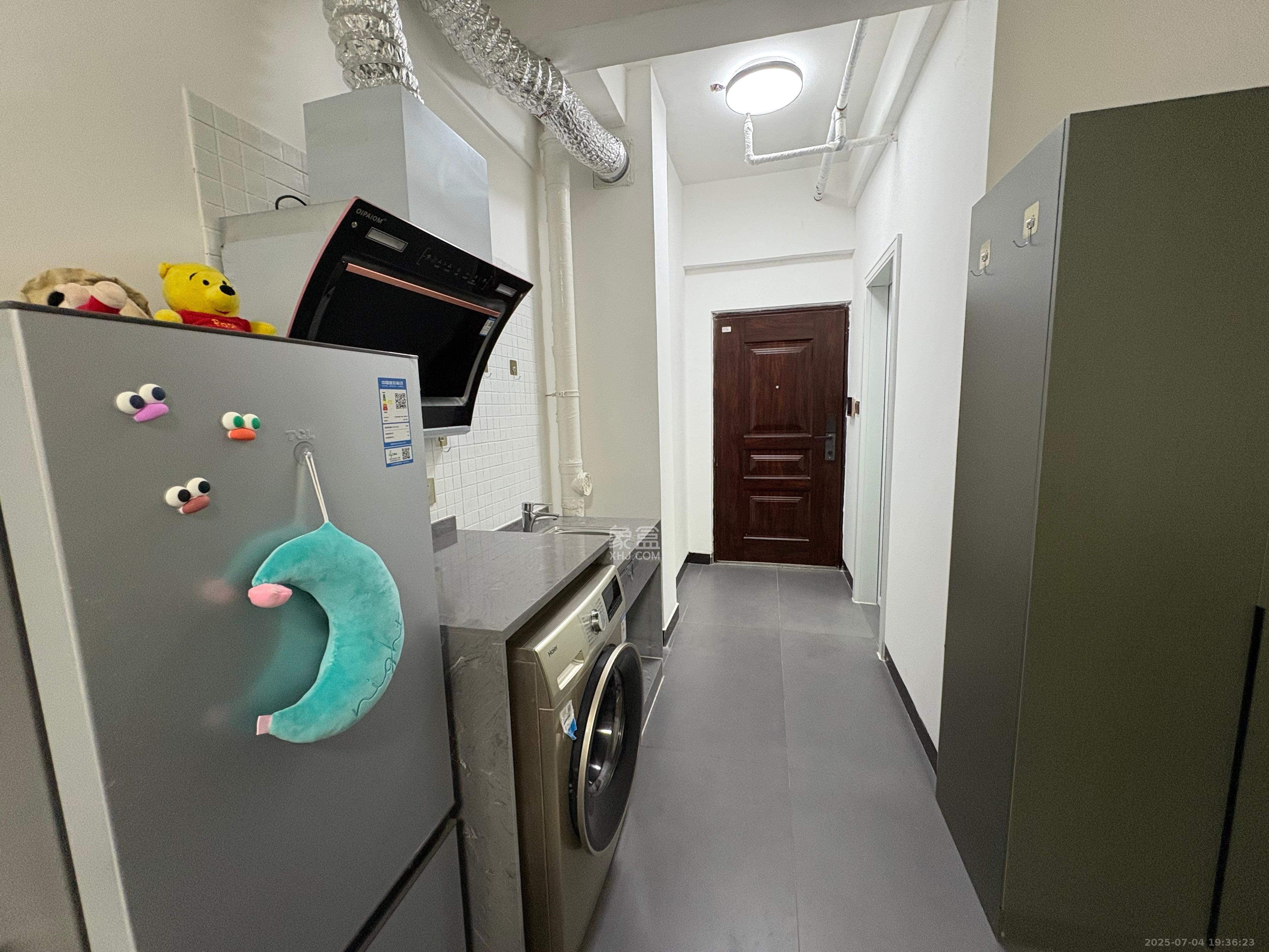 万润时光里 1室1厅1卫 1550.0元/月 万润时光里 1室1厅1卫 1550.0元/月室内图