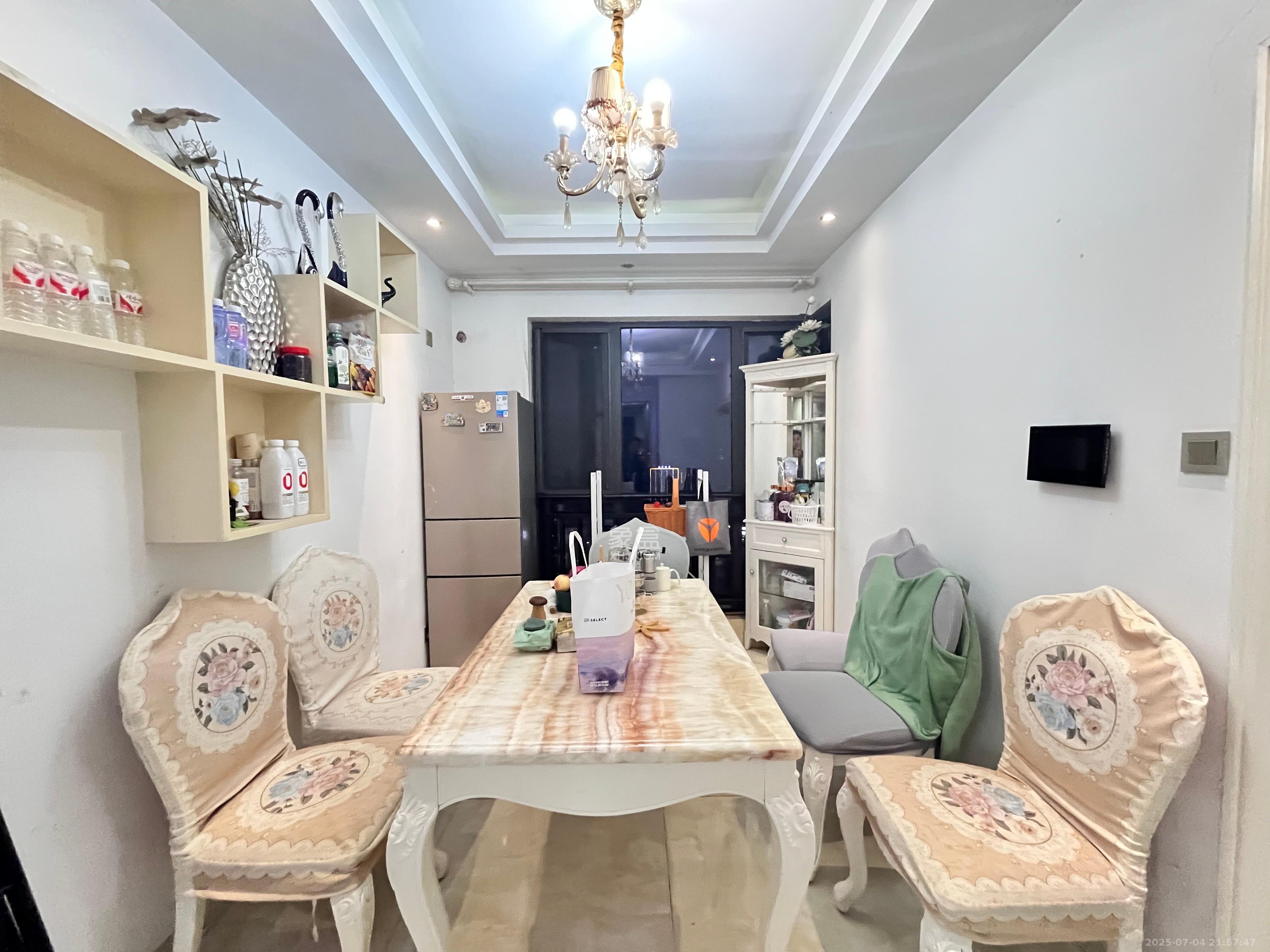 湘域熙岸 3室2厅2卫 3500.0元/月 湘域熙岸 3室2厅2卫 3500.0元/月室内图