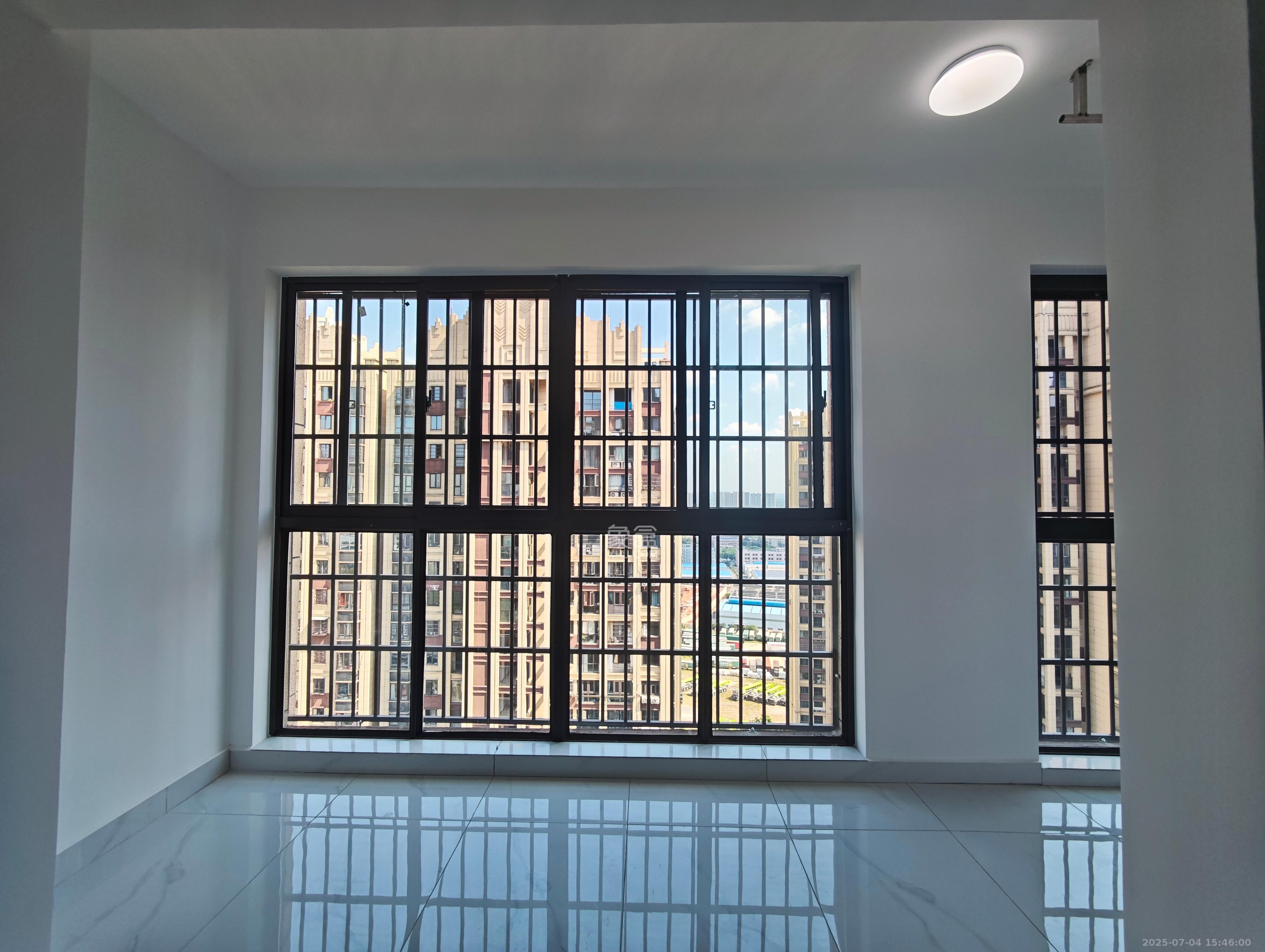 东方美地  3室2厅1卫    2200.0元/月室内图