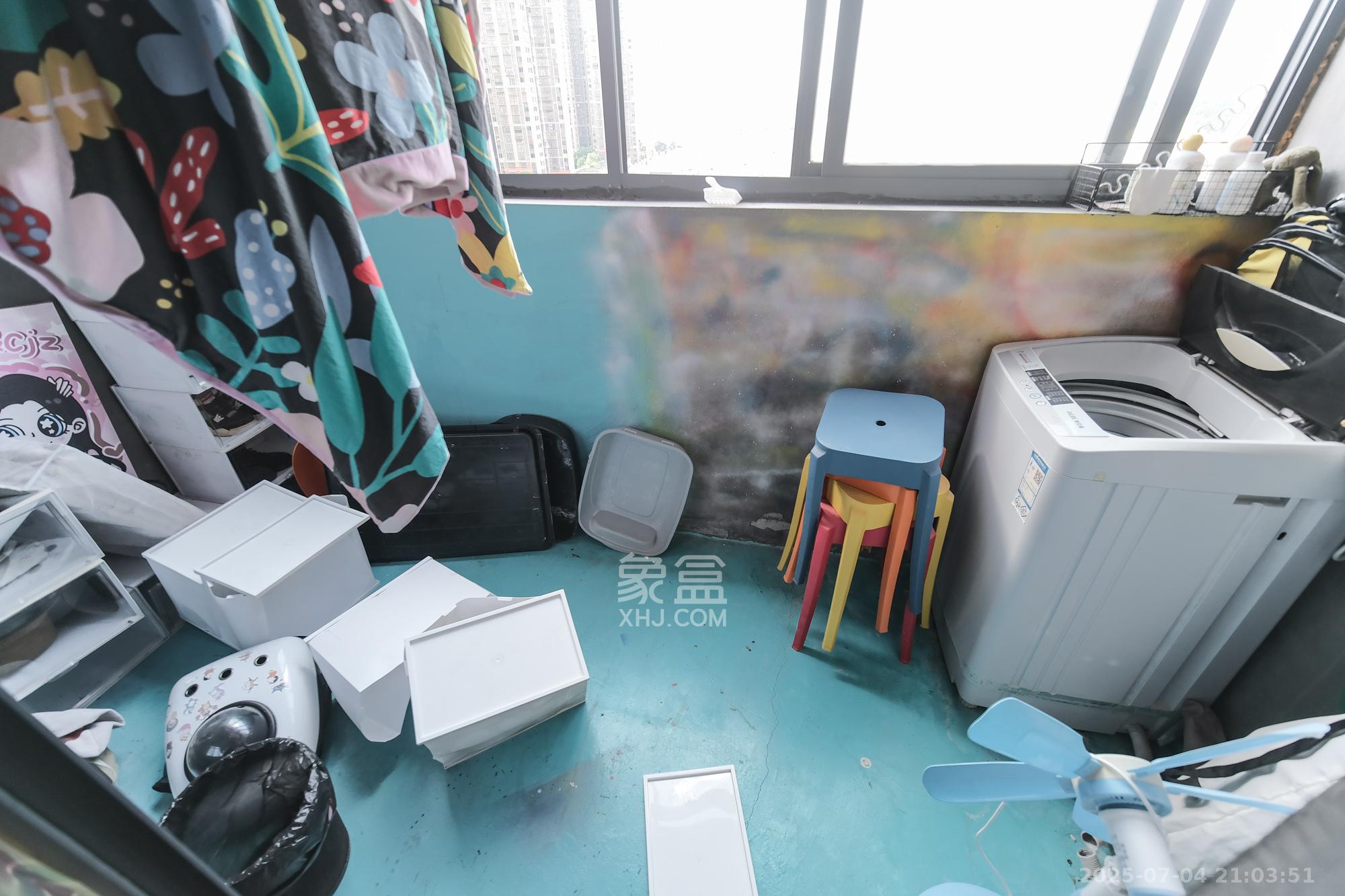 金鹰商业广场（金鹰商业大厦）  1室1厅1卫   29.00万阳台
