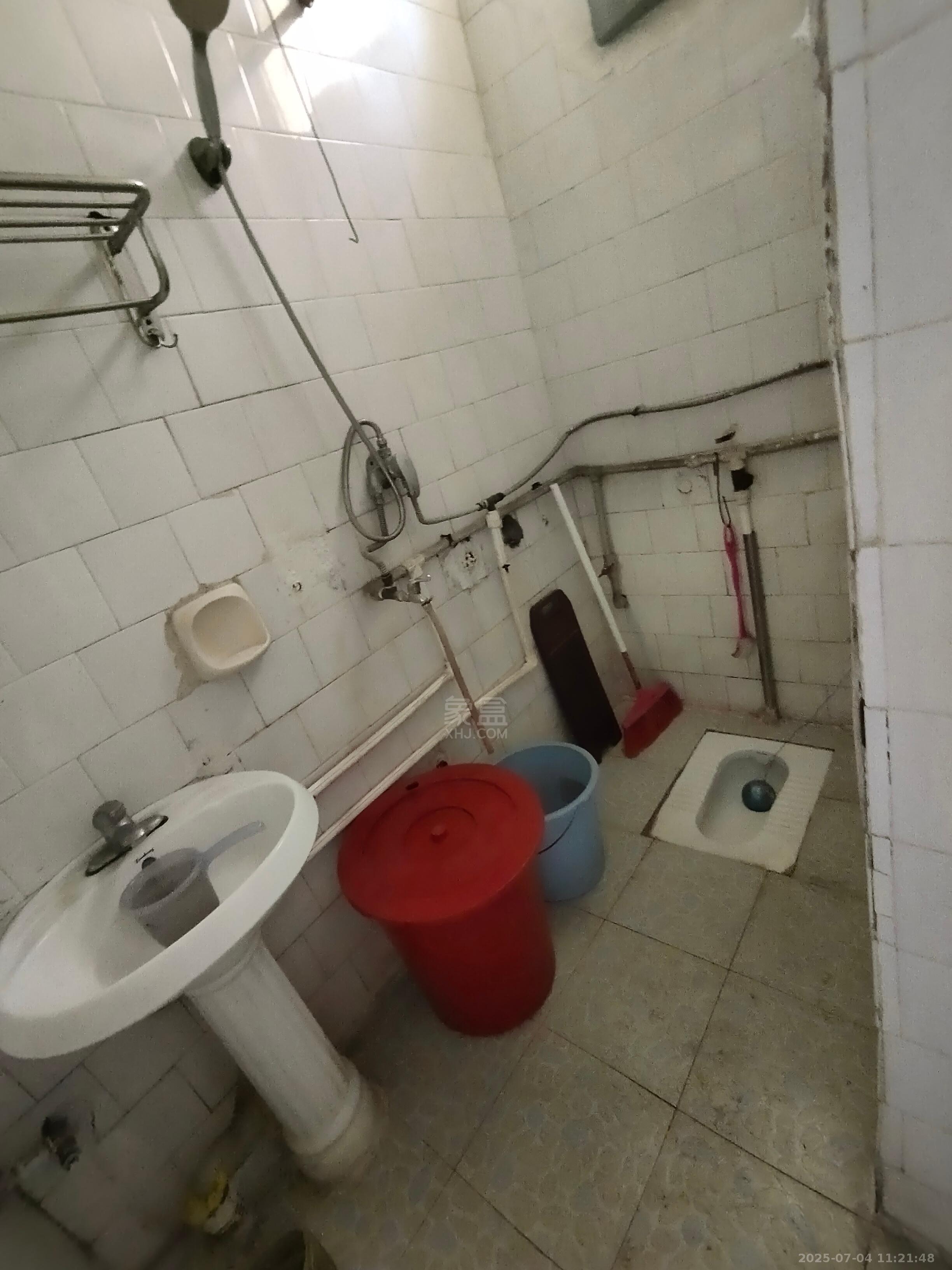 市建小区  1室2厅1卫   800.00元/月室内图