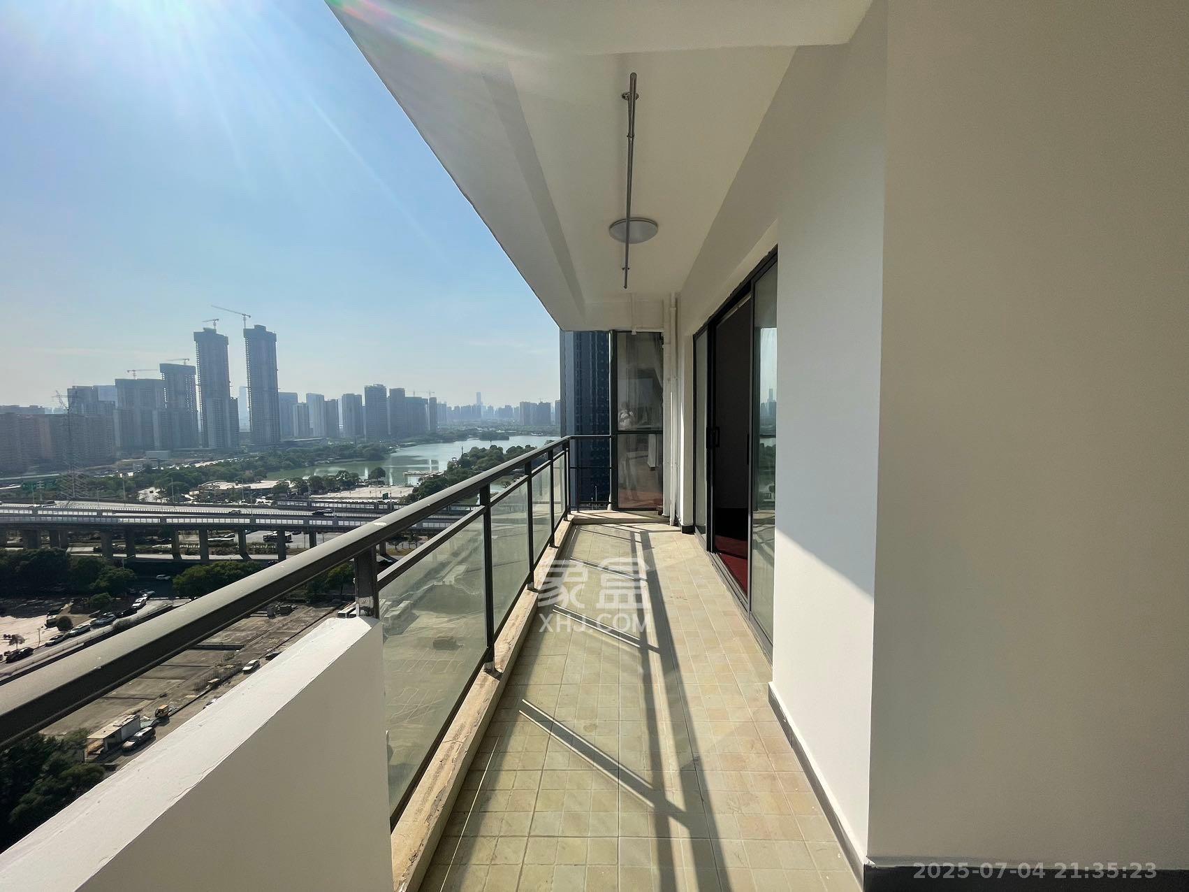 归心苑 4室2厅2卫 4400.0元/月 归心苑 4室2厅2卫 4400.0元/月室内图