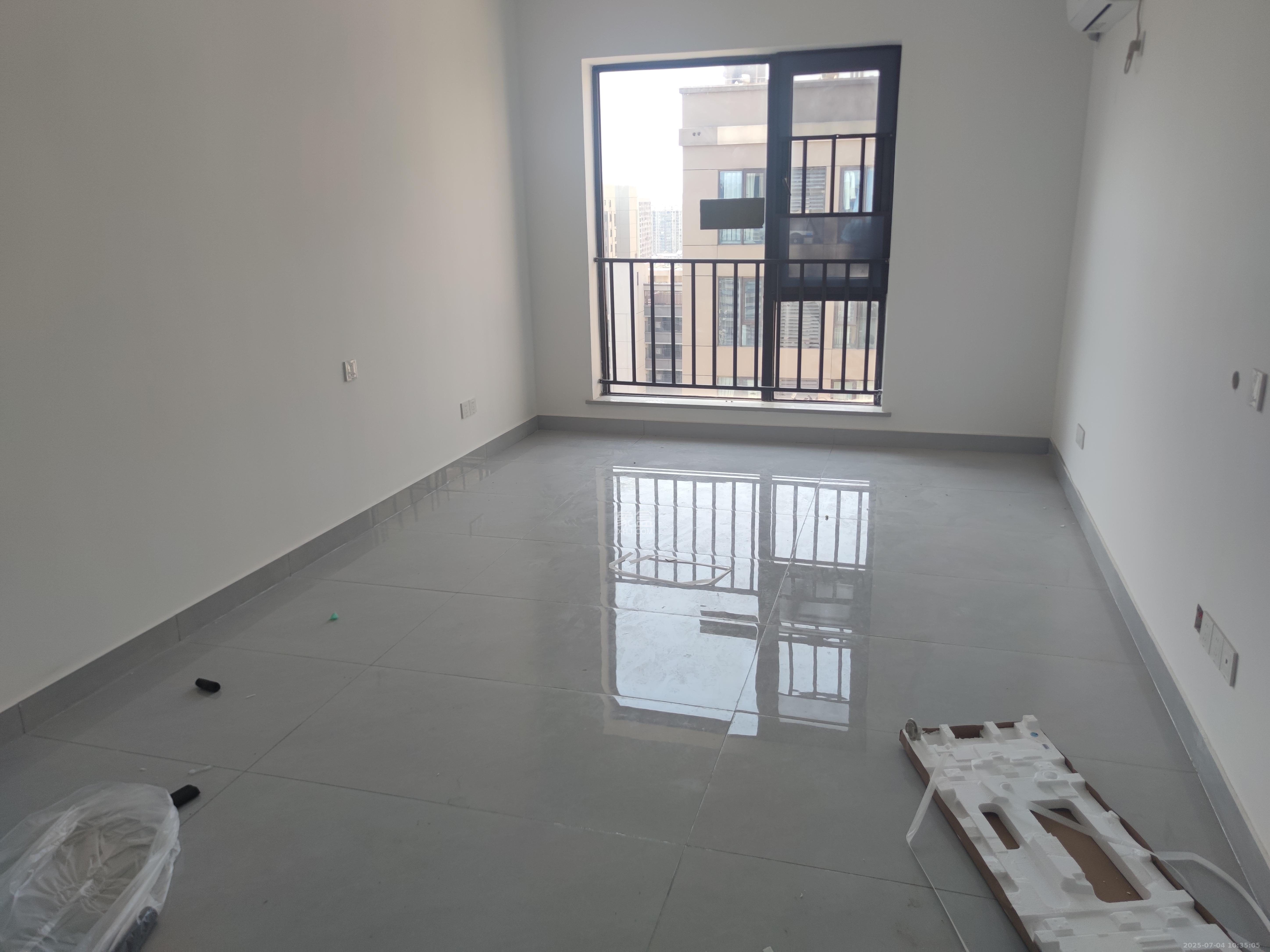 卓越江岸 1室2厅1卫 1800.0元/月 卓越江岸 1室2厅1卫 1800.0元/月室内图