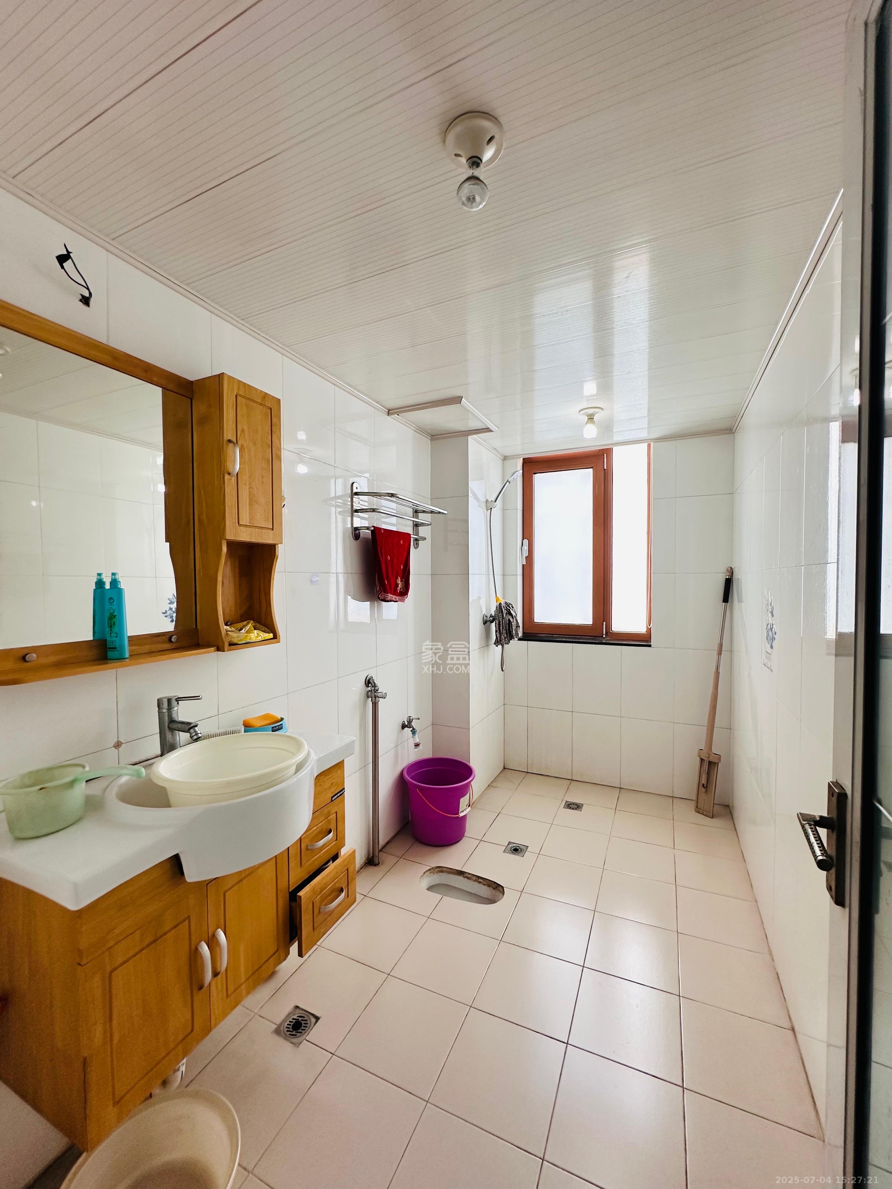 世嘉国际华城  3室2厅2卫    3200.0元/月 世嘉国际华城  3室2厅2卫    3200.0元/月室内图