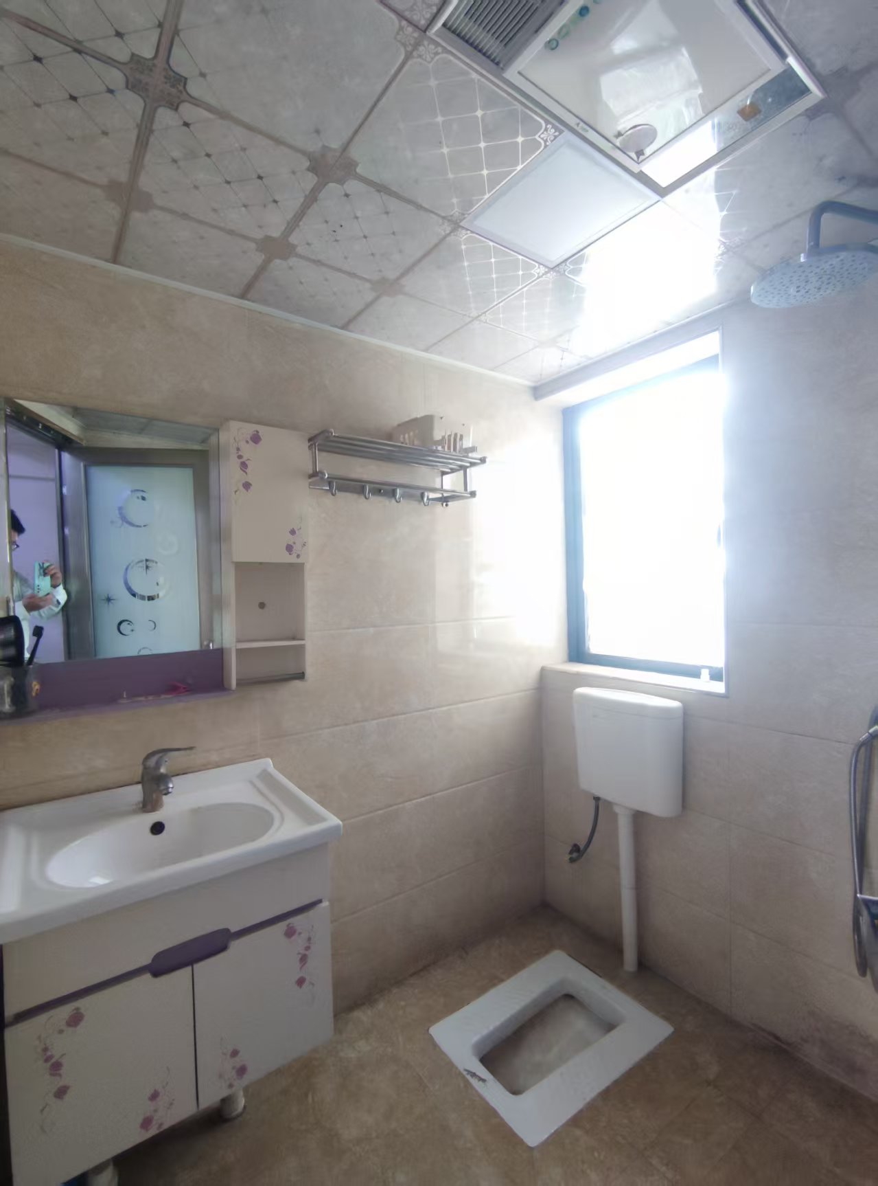 中建国际大厦 2室2厅1卫 1600.0元/月 中建国际大厦 2室2厅1卫 1600.0元/月室内图